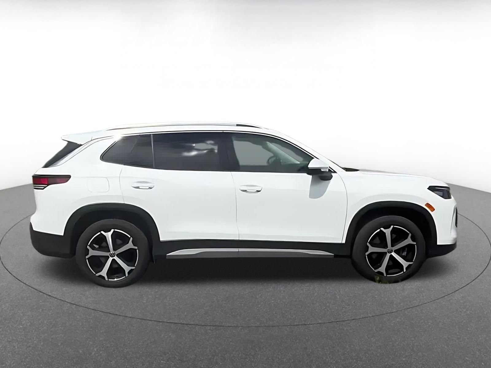 Thumbnail: 2026 Volkswagen Tiguan - 16