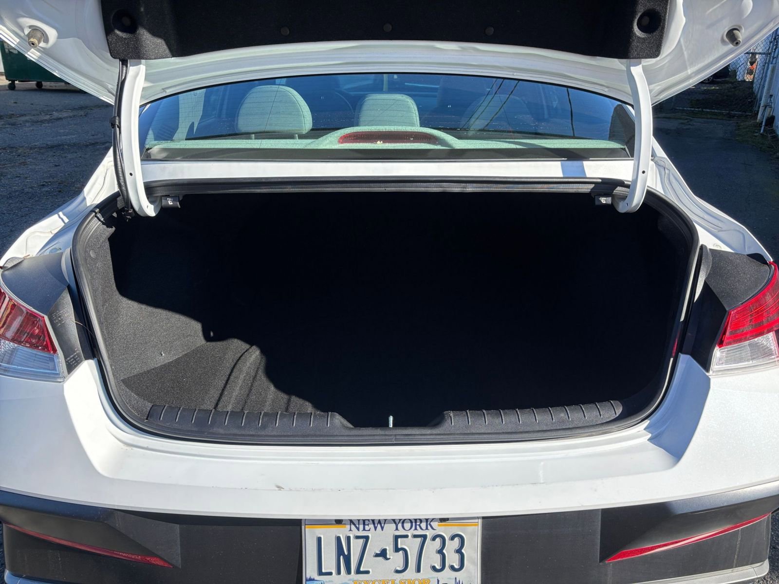 Thumbnail: 2025 Hyundai Elantra - 27