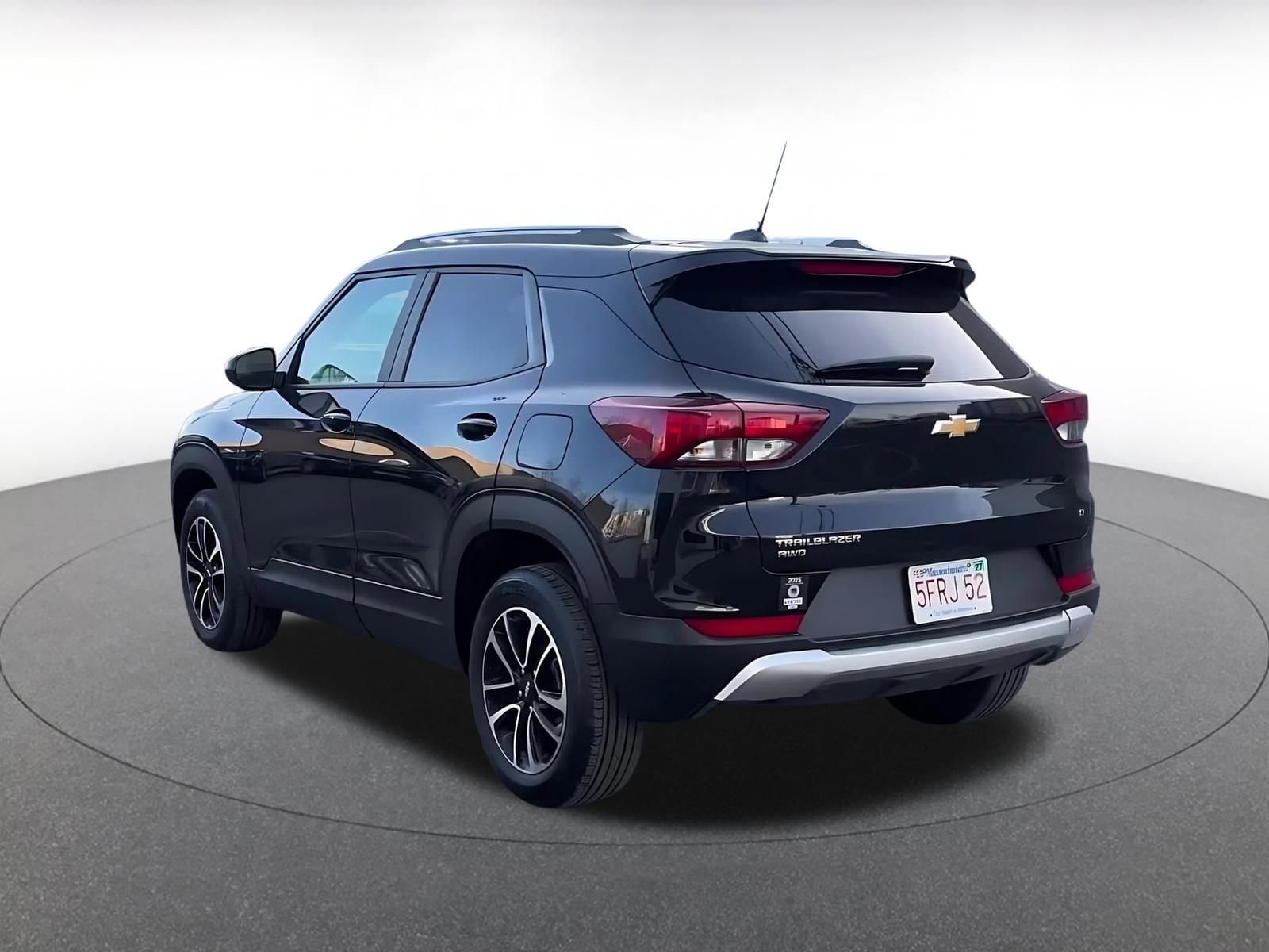 Thumbnail: 2025 Chevrolet TrailBlazer - 11