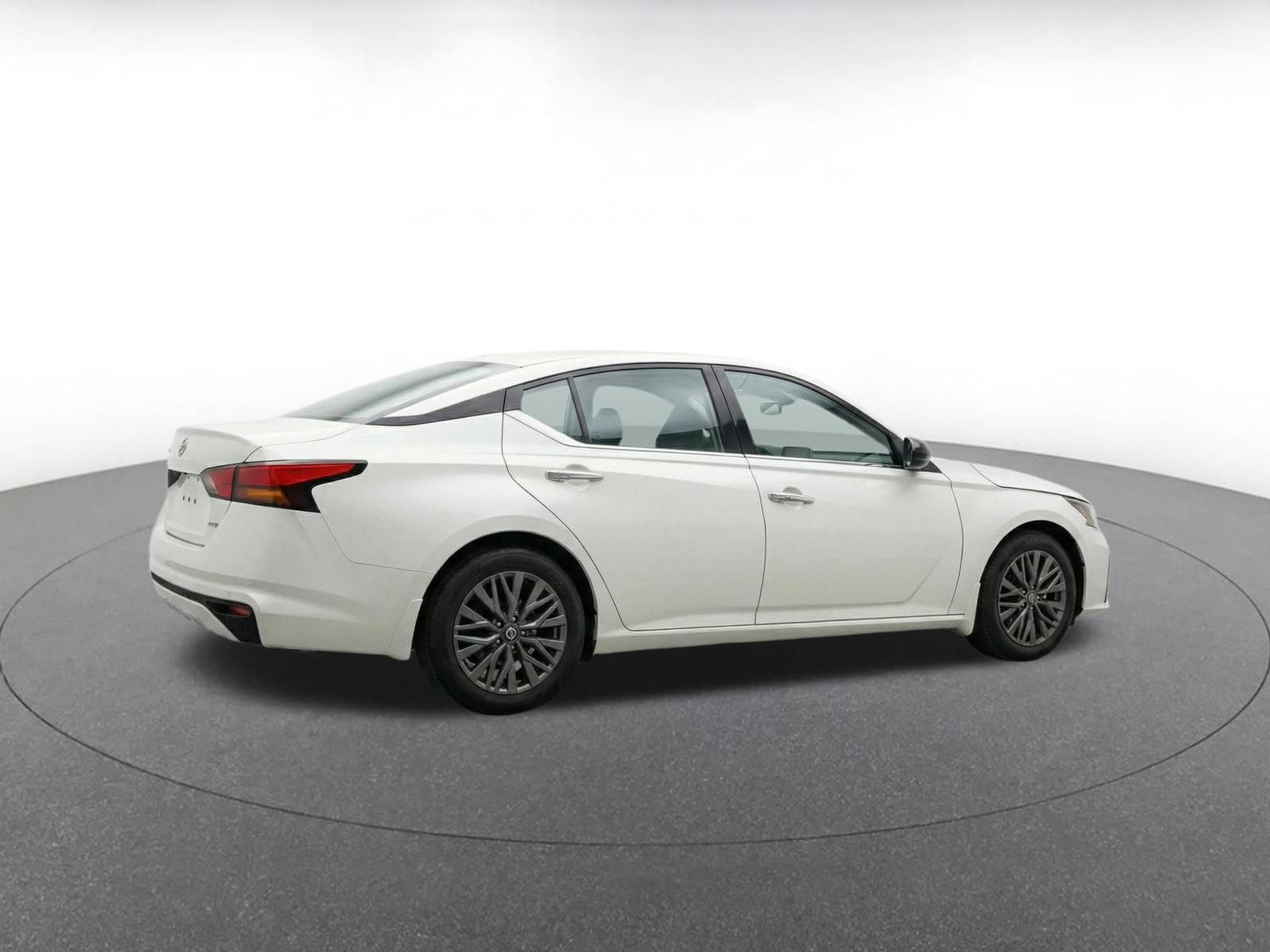 Thumbnail: 2025 Nissan Altima - 11