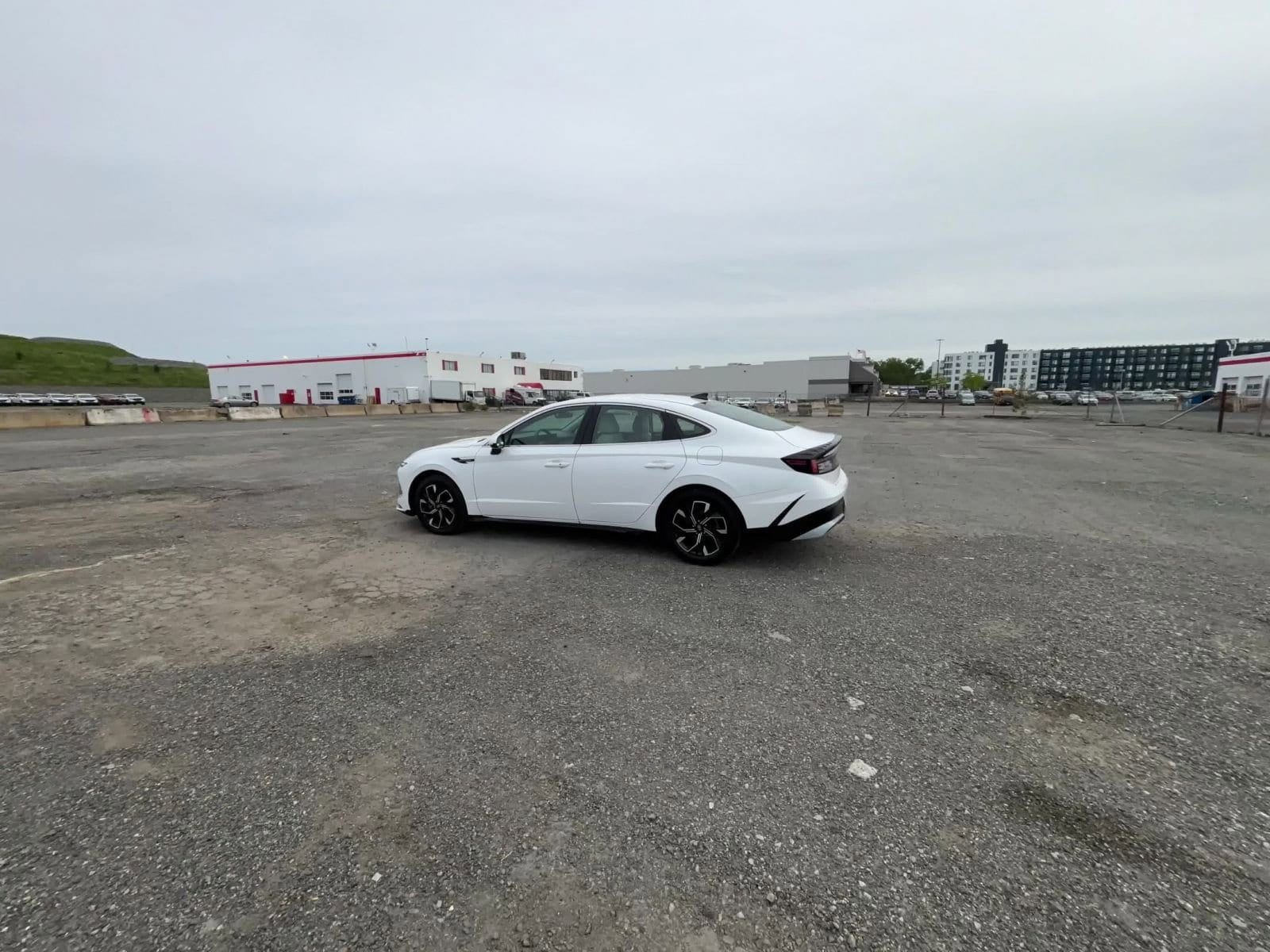 Thumbnail: 2025 Hyundai Sonata - 16