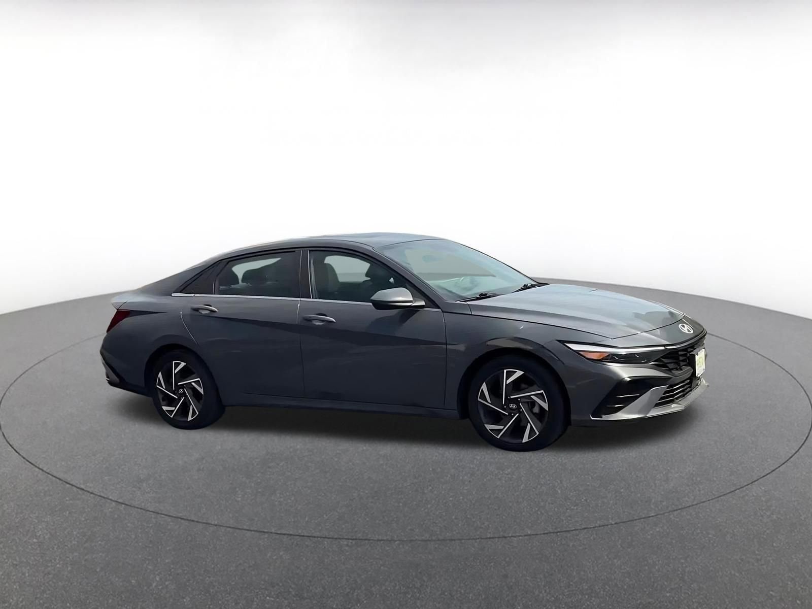Thumbnail: 2025 Hyundai Elantra - 2