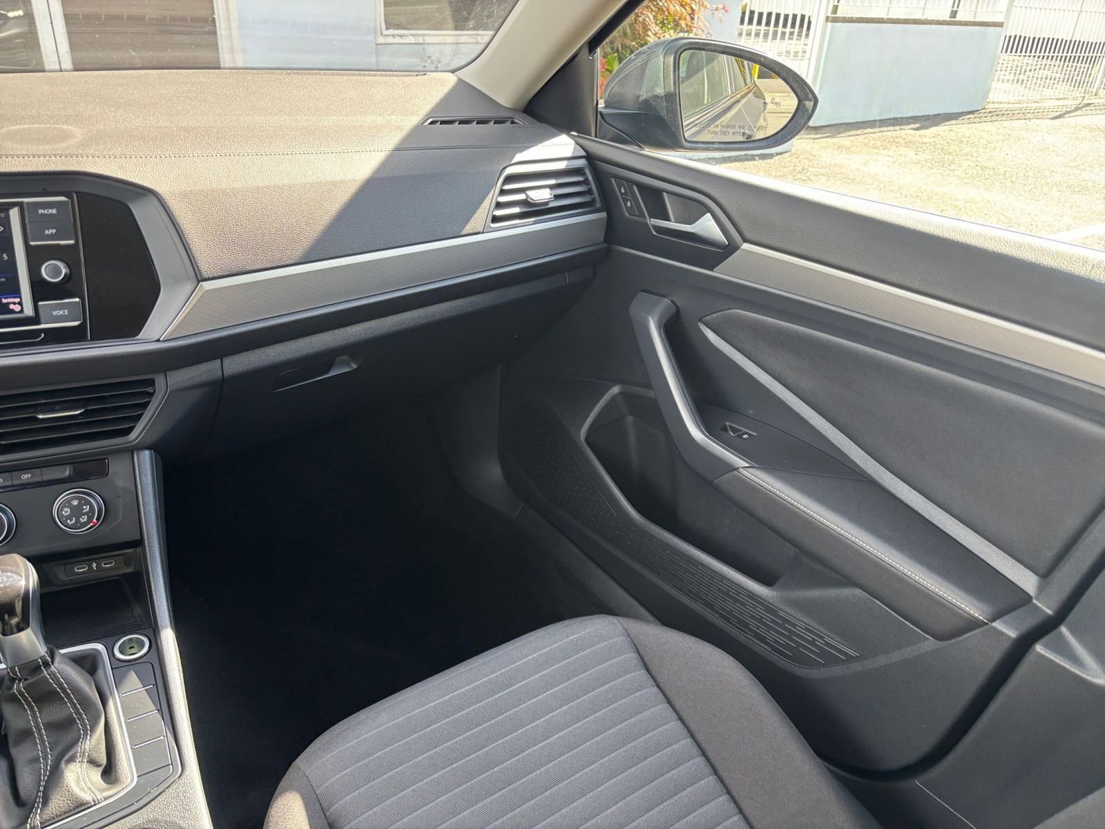 Thumbnail: 2024 Volkswagen Jetta - 31