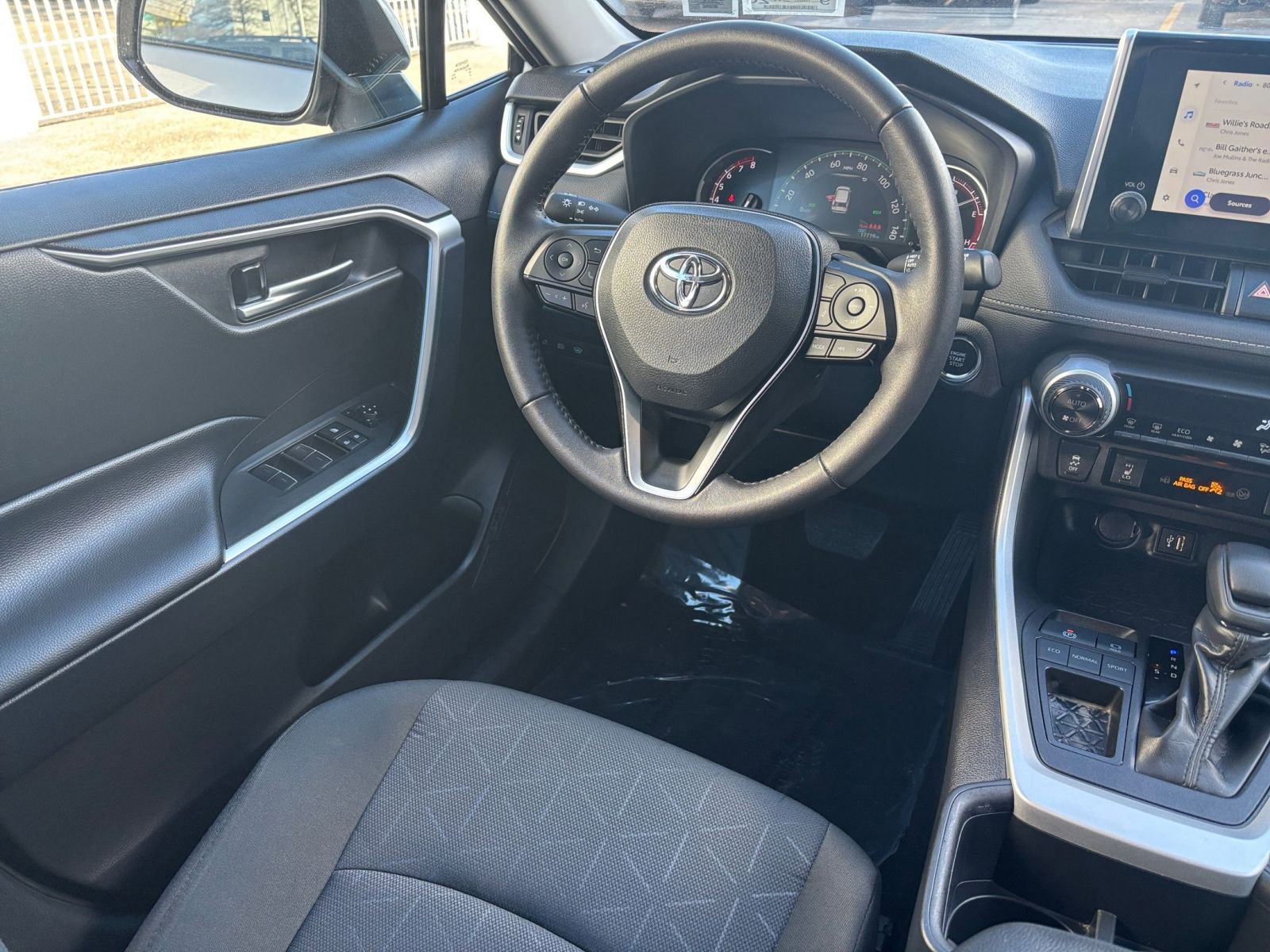 Thumbnail: 2025 Toyota RAV4 - 30