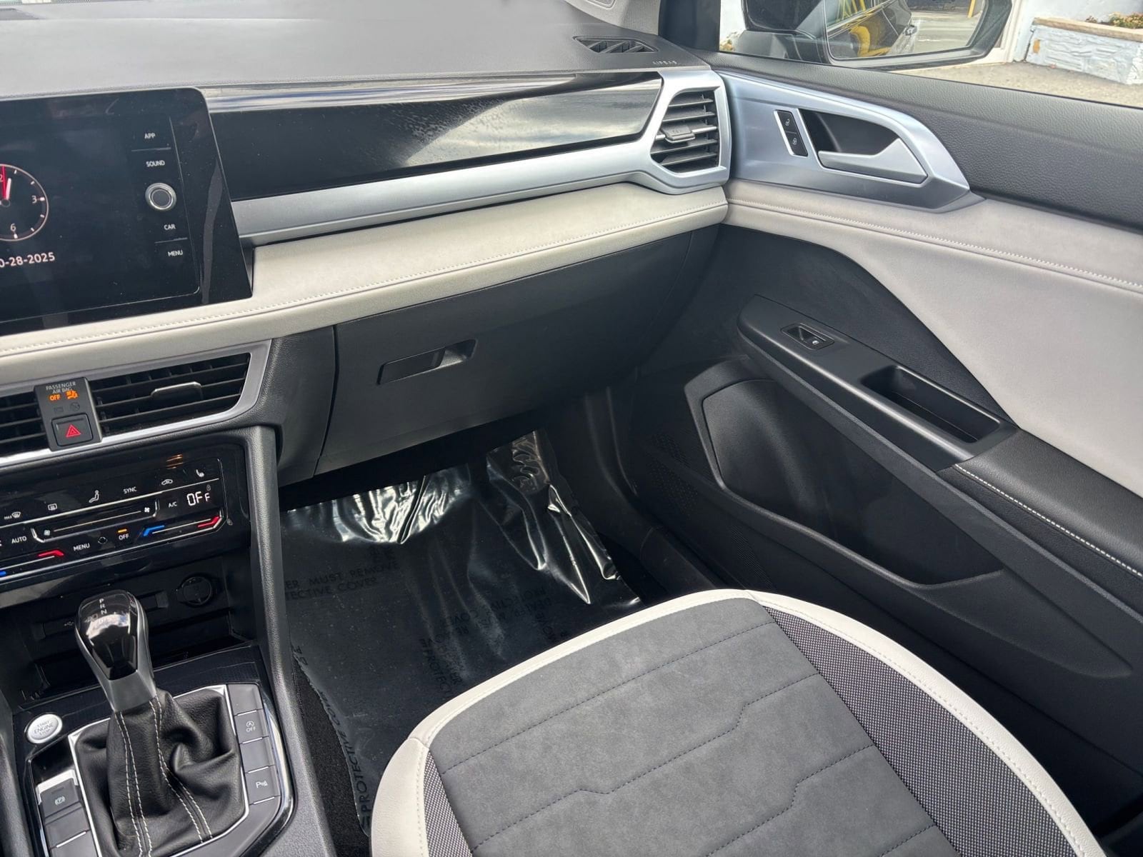 Thumbnail: 2025 Volkswagen Taos - 31