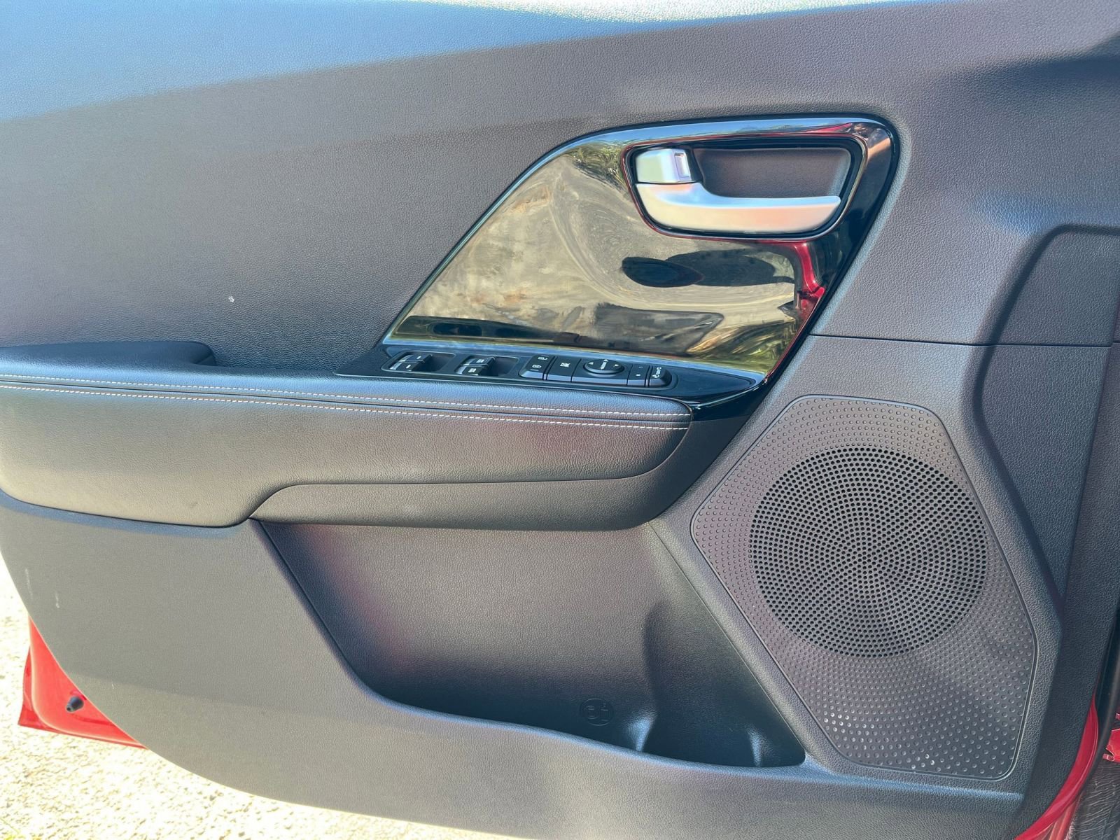 Thumbnail: 2022 Kia Niro - 23