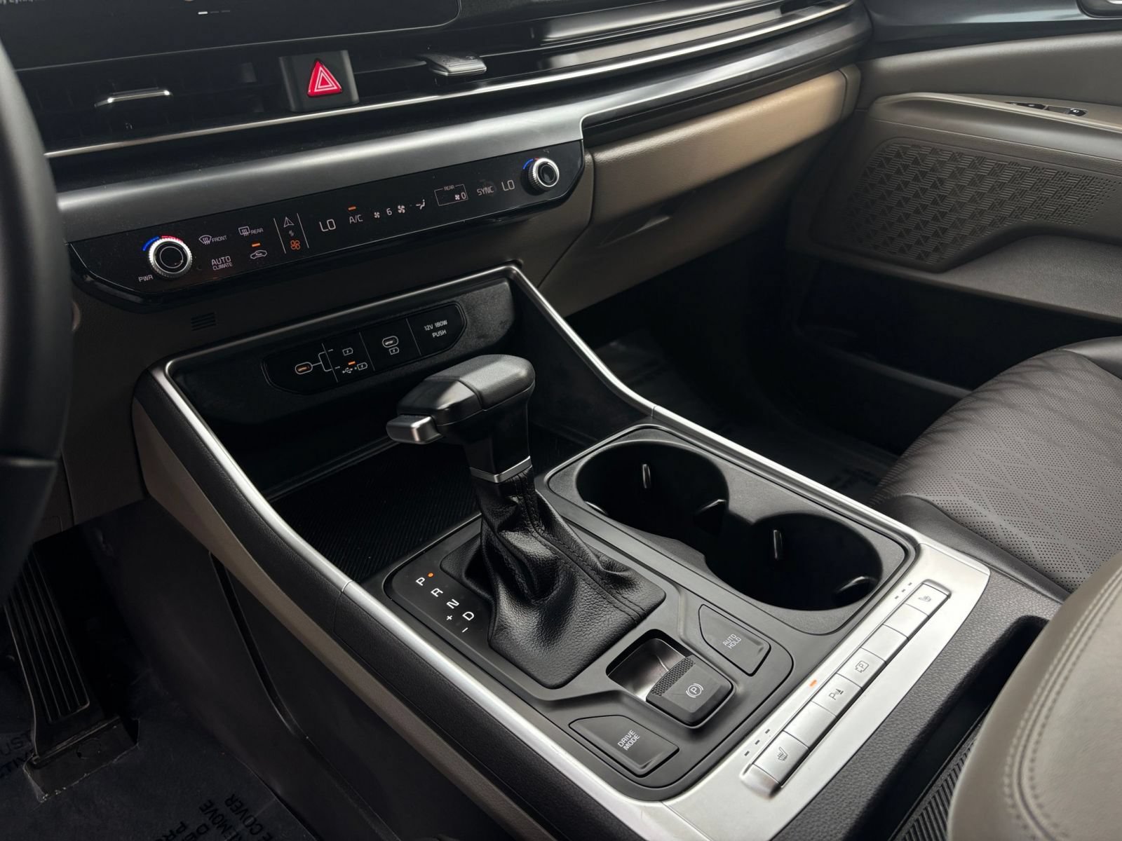 Thumbnail: 2026 Kia Carnival - 35