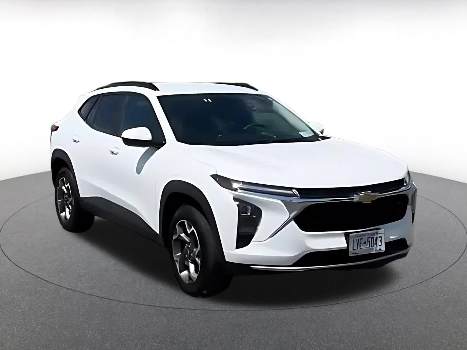 Thumbnail: 2025 Chevrolet Trax - 3