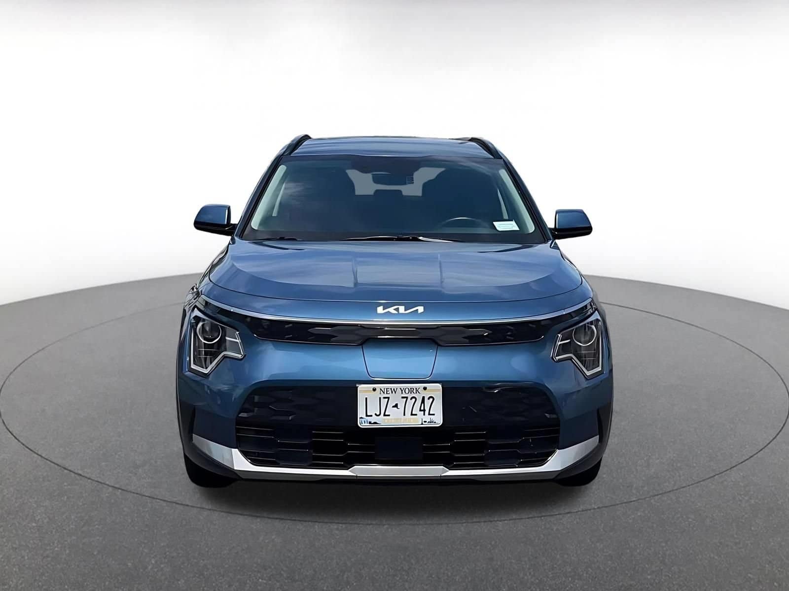 Thumbnail: 2024 Kia Niro - 3