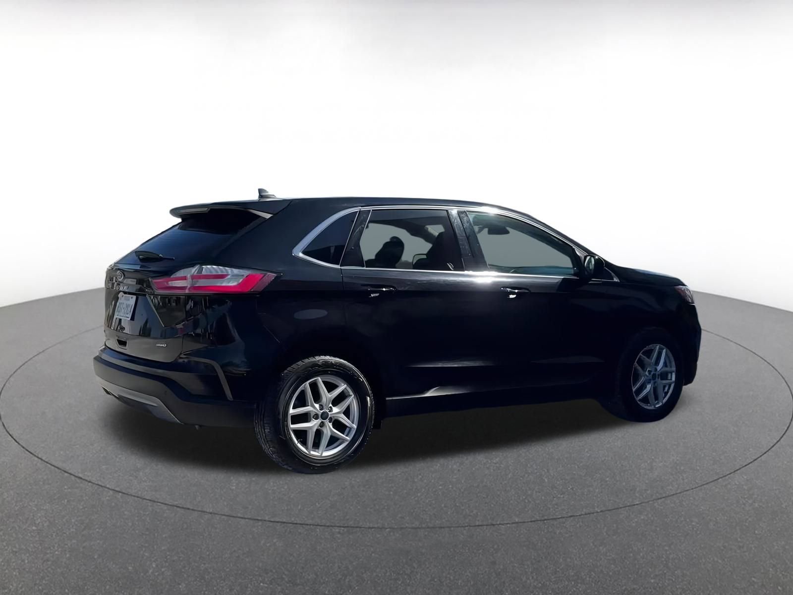 Thumbnail: 2022 Ford Edge - 15