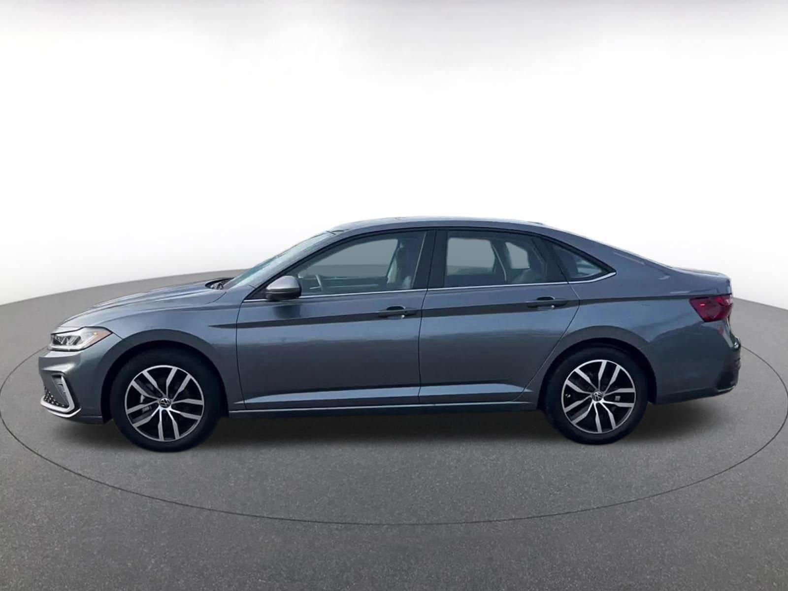 Thumbnail: 2025 Volkswagen Jetta - 9