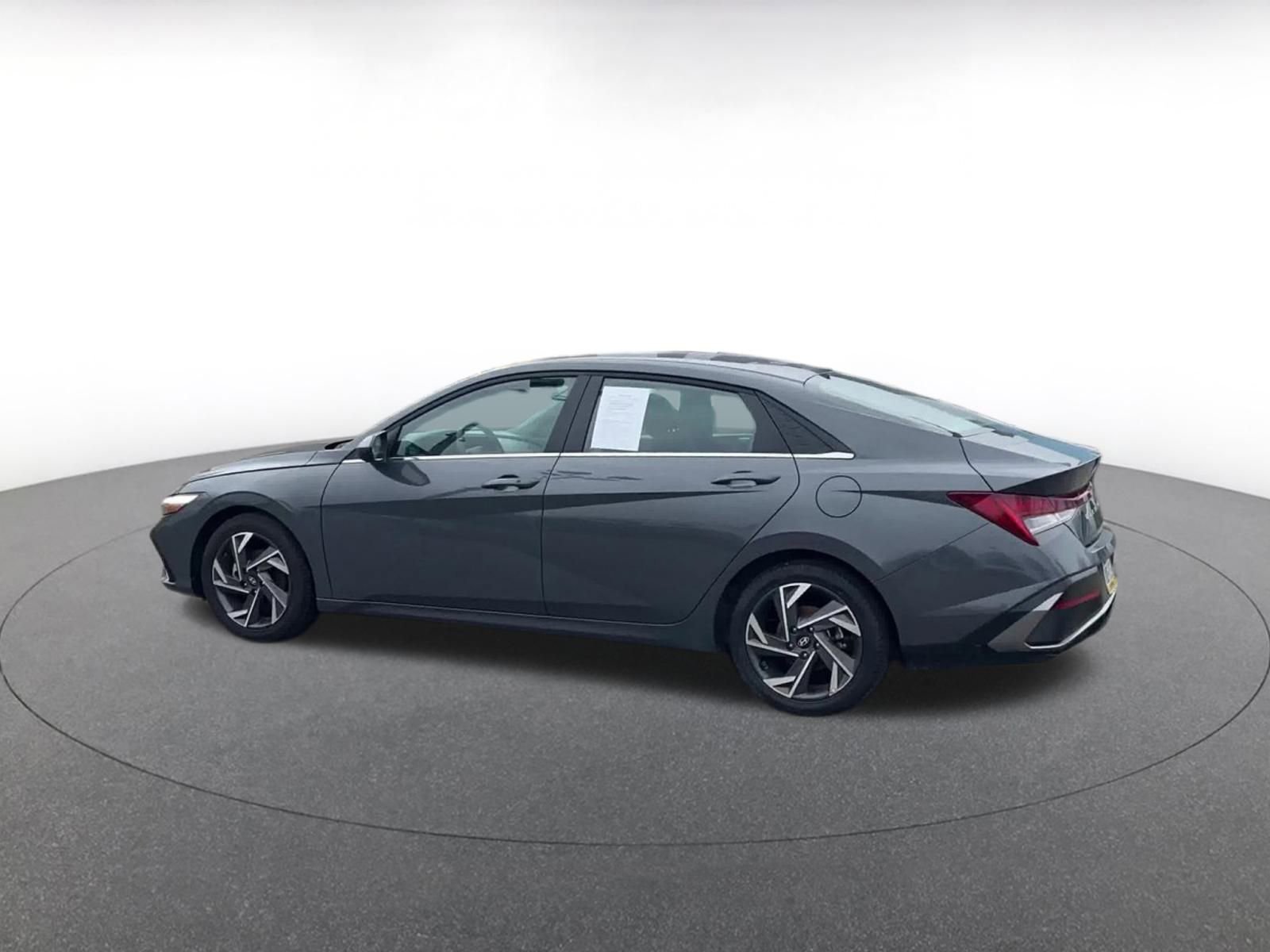 Thumbnail: 2025 Hyundai Elantra - 10