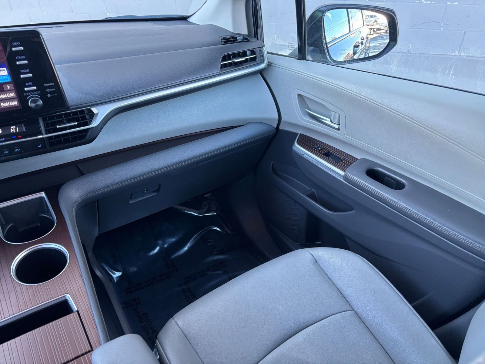 Thumbnail: 2024 Toyota Sienna - 35