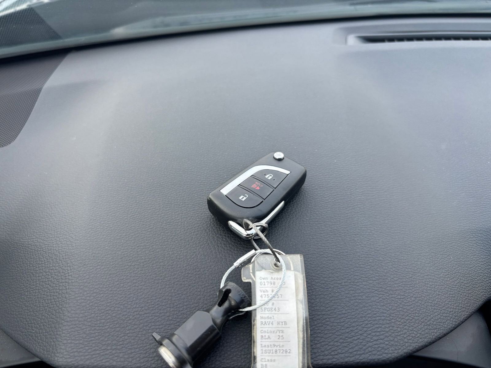 Thumbnail: 2025 Toyota RAV4 - 21