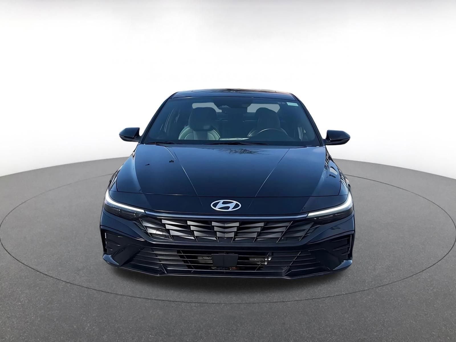 Thumbnail: 2025 Hyundai Elantra - 4