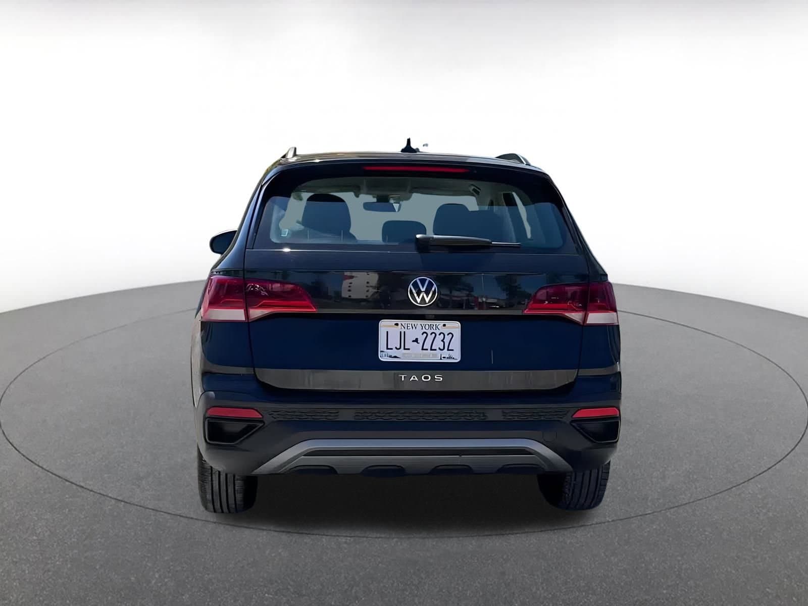 Thumbnail: 2024 Volkswagen Taos - 11