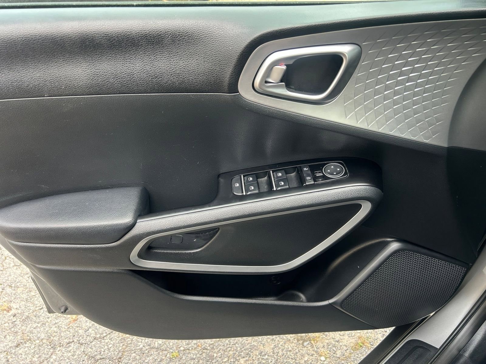 Thumbnail: 2023 Kia Soul - 20