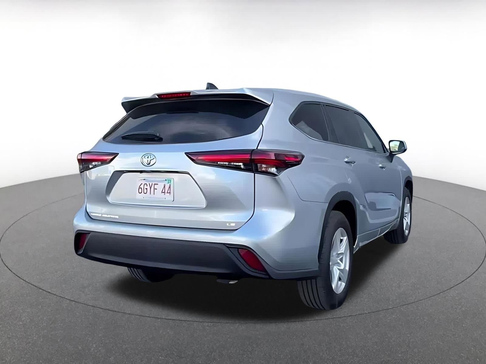 Thumbnail: 2025 Toyota Highlander - 12