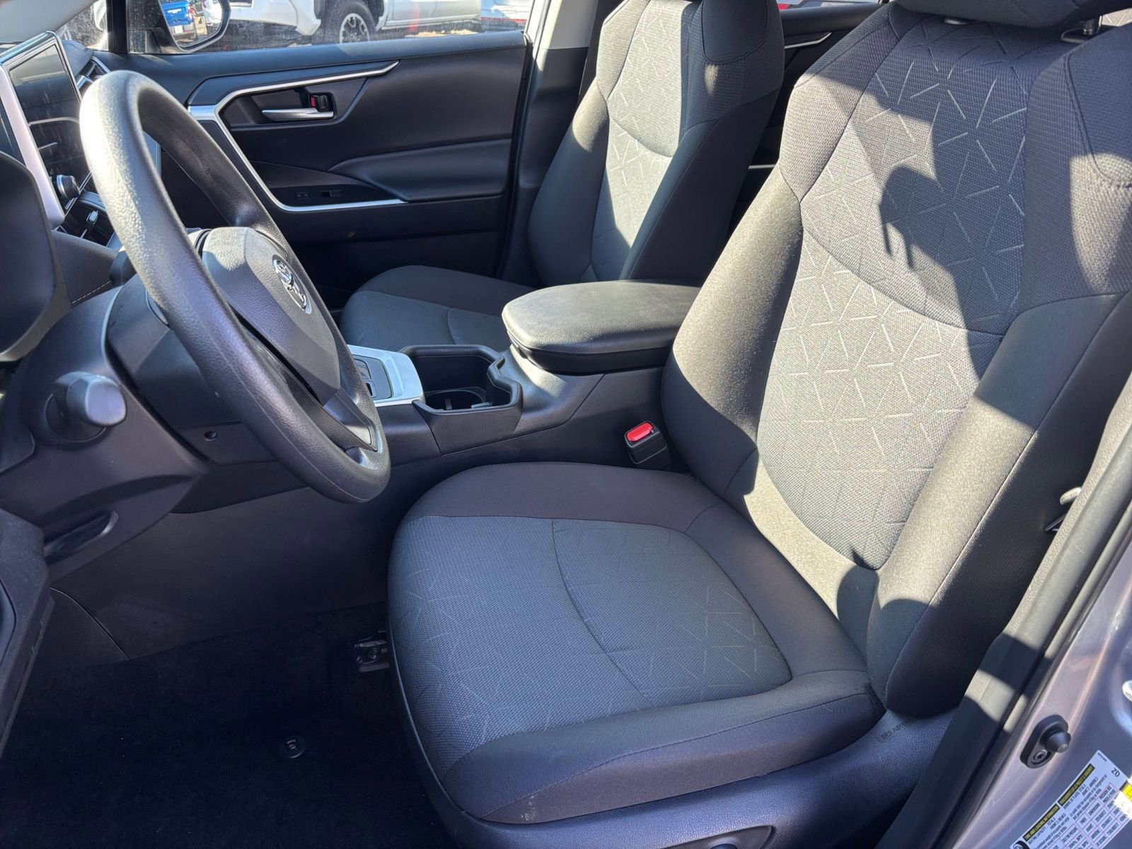 Thumbnail: 2025 Toyota RAV4 - 34