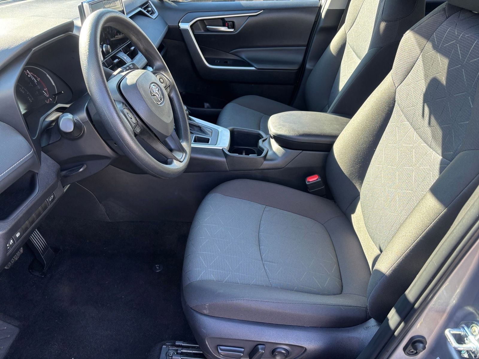 Thumbnail: 2025 Toyota RAV4 - 24