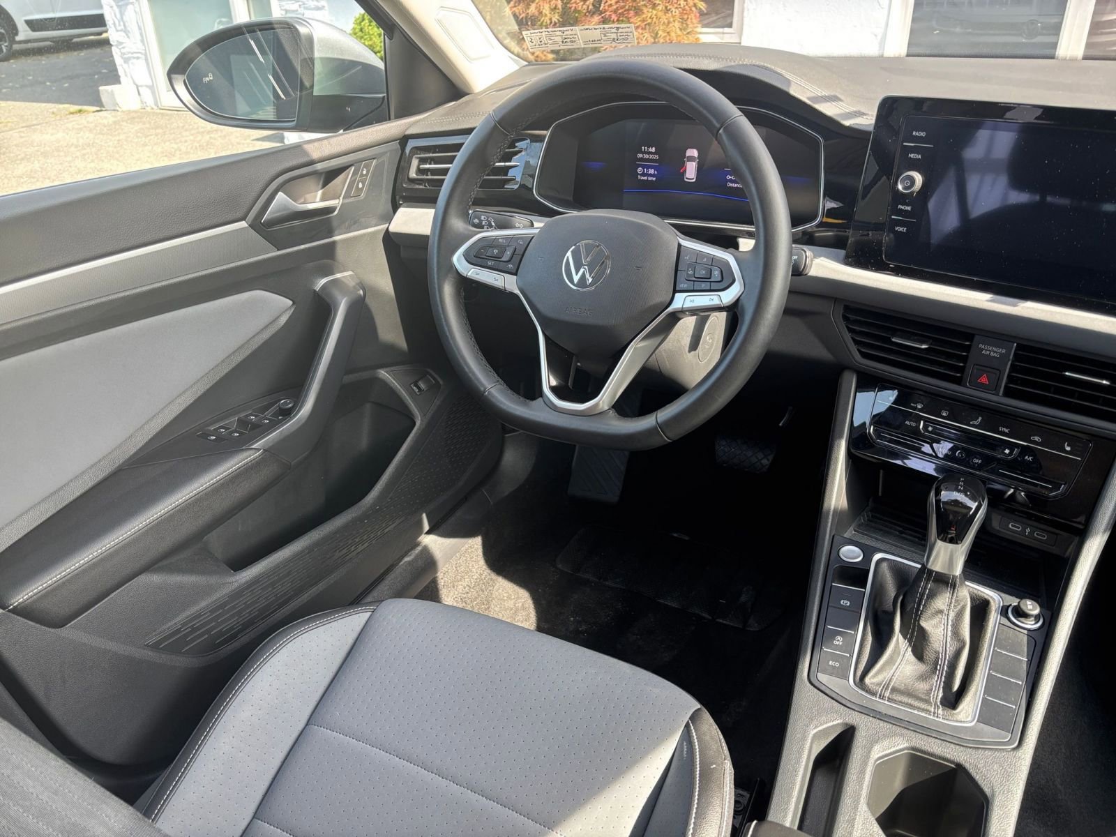 Thumbnail: 2025 Volkswagen Jetta - 31