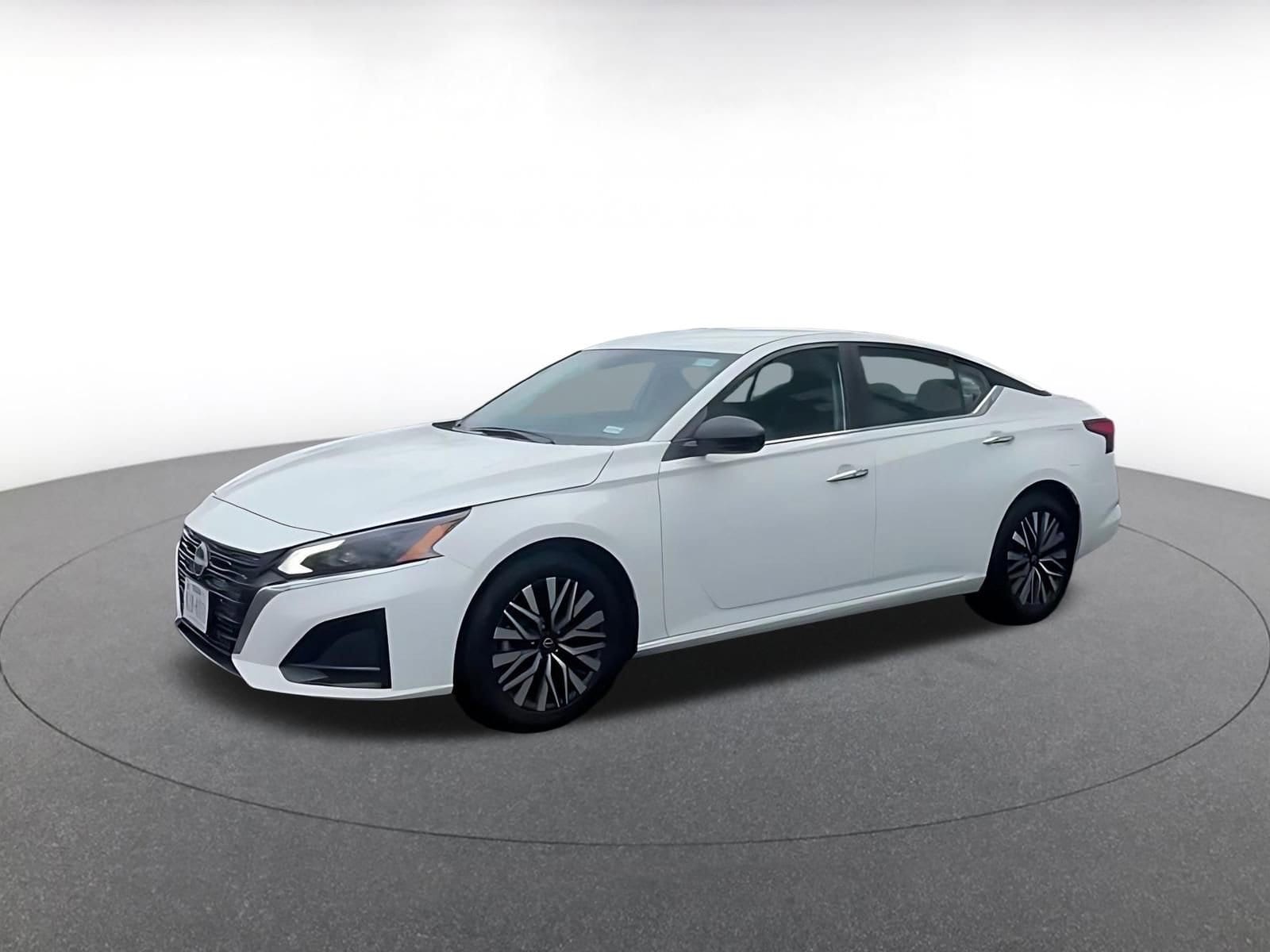 Thumbnail: 2025 Nissan Altima - 8