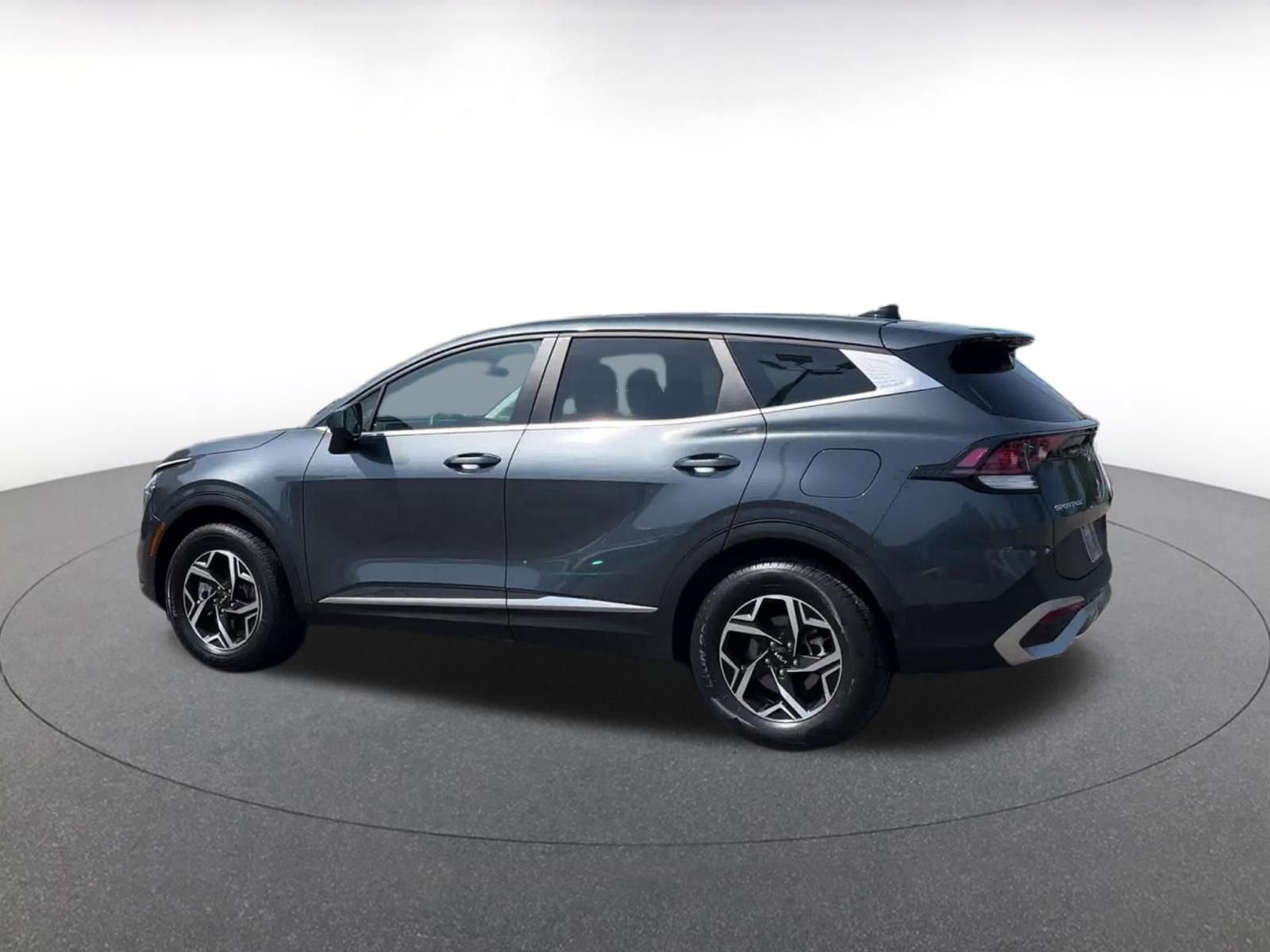 Thumbnail: 2023 Kia Sportage - 10