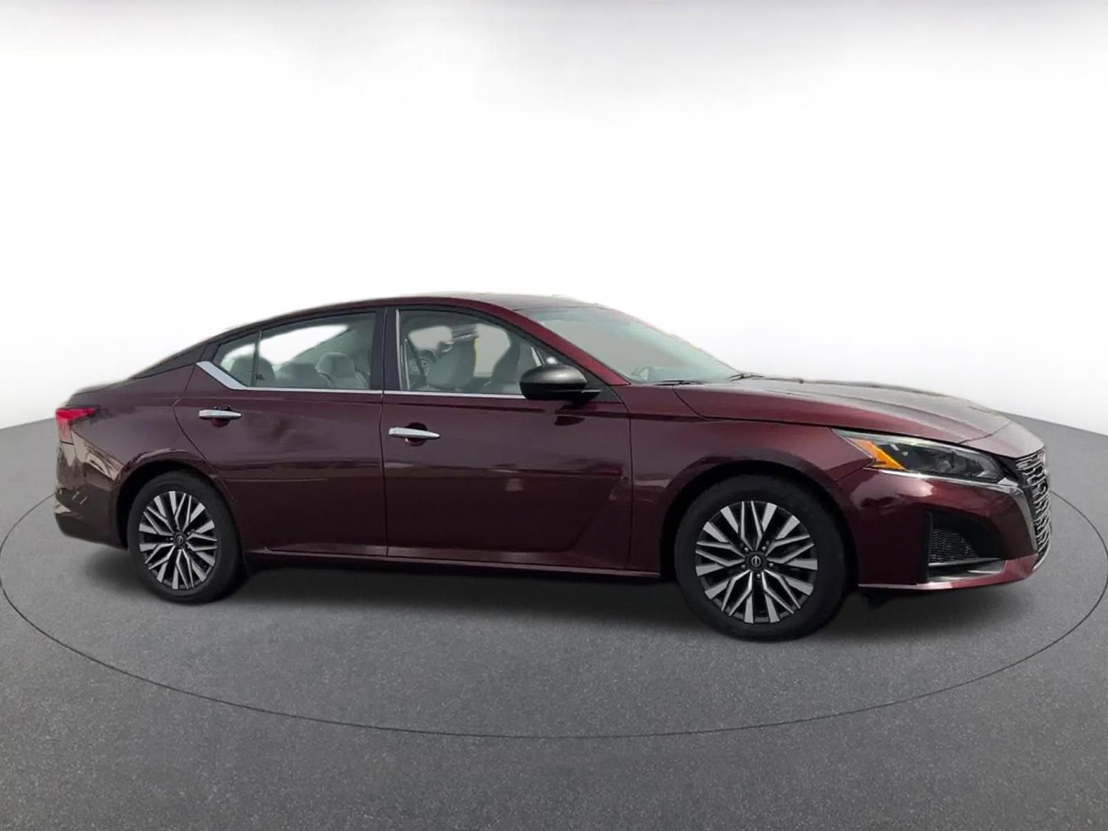 Thumbnail: 2025 Nissan Altima - 16
