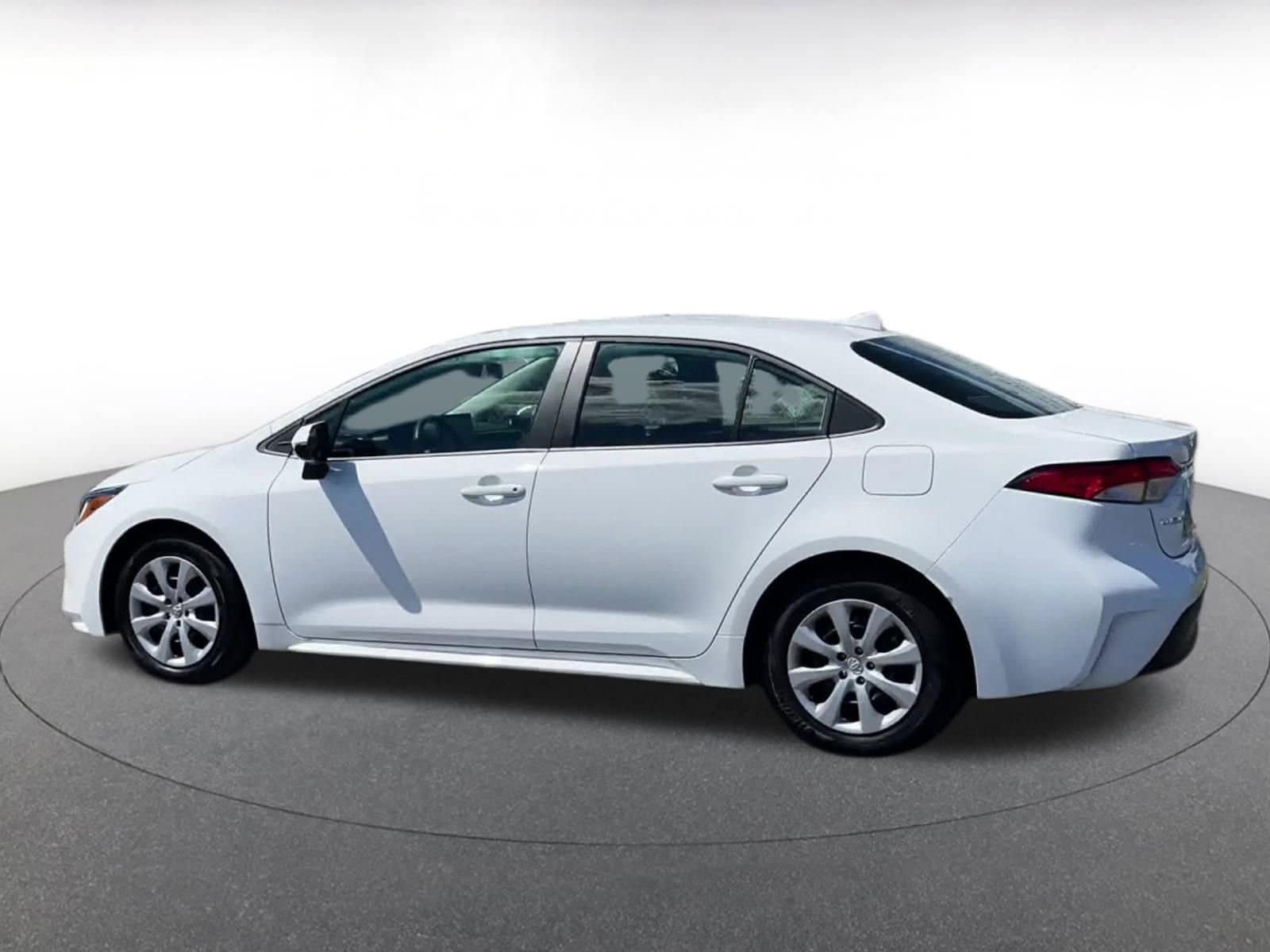 Thumbnail: 2024 Toyota Corolla - 10