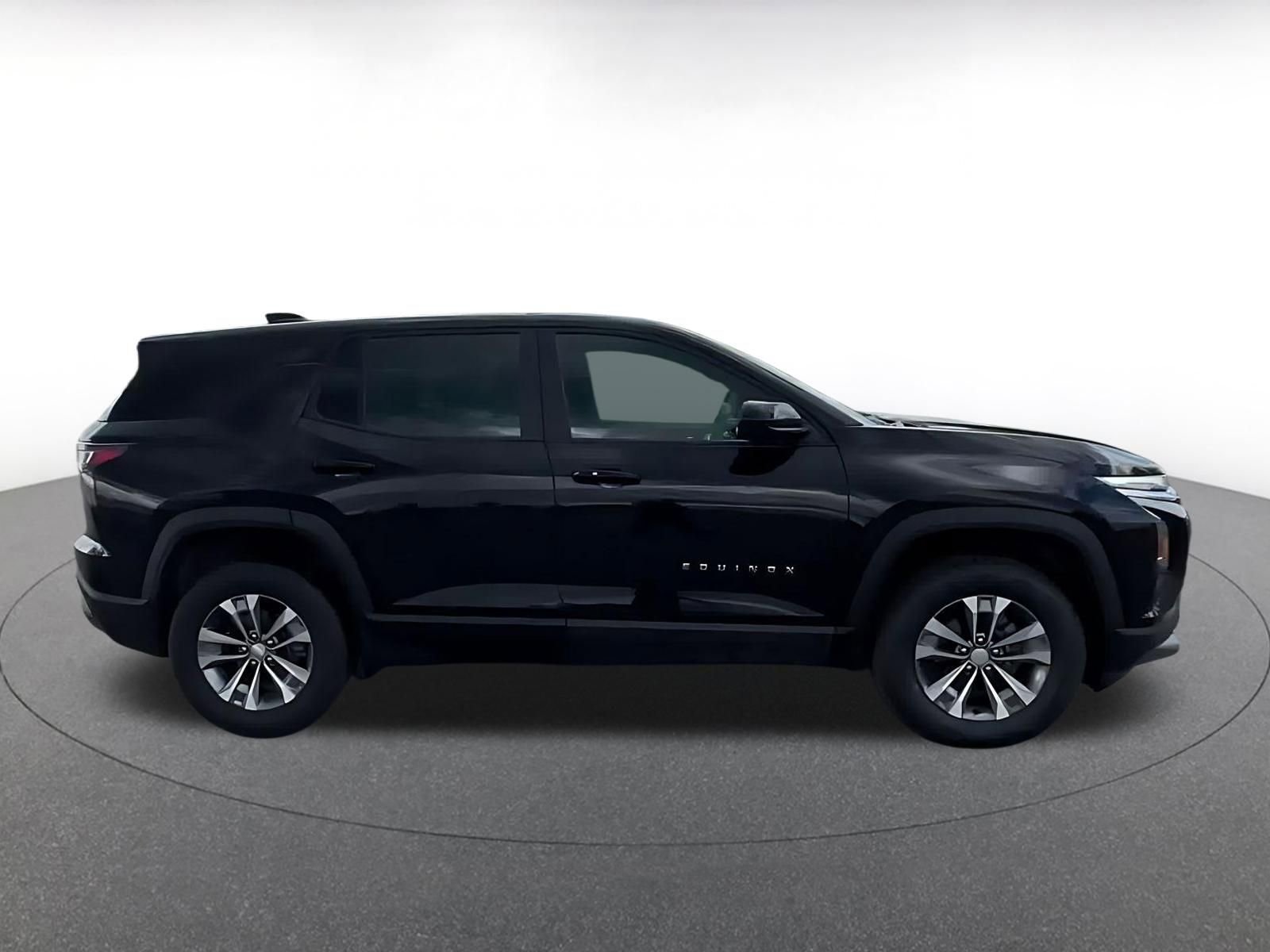 Thumbnail: 2025 Chevrolet Equinox - 16