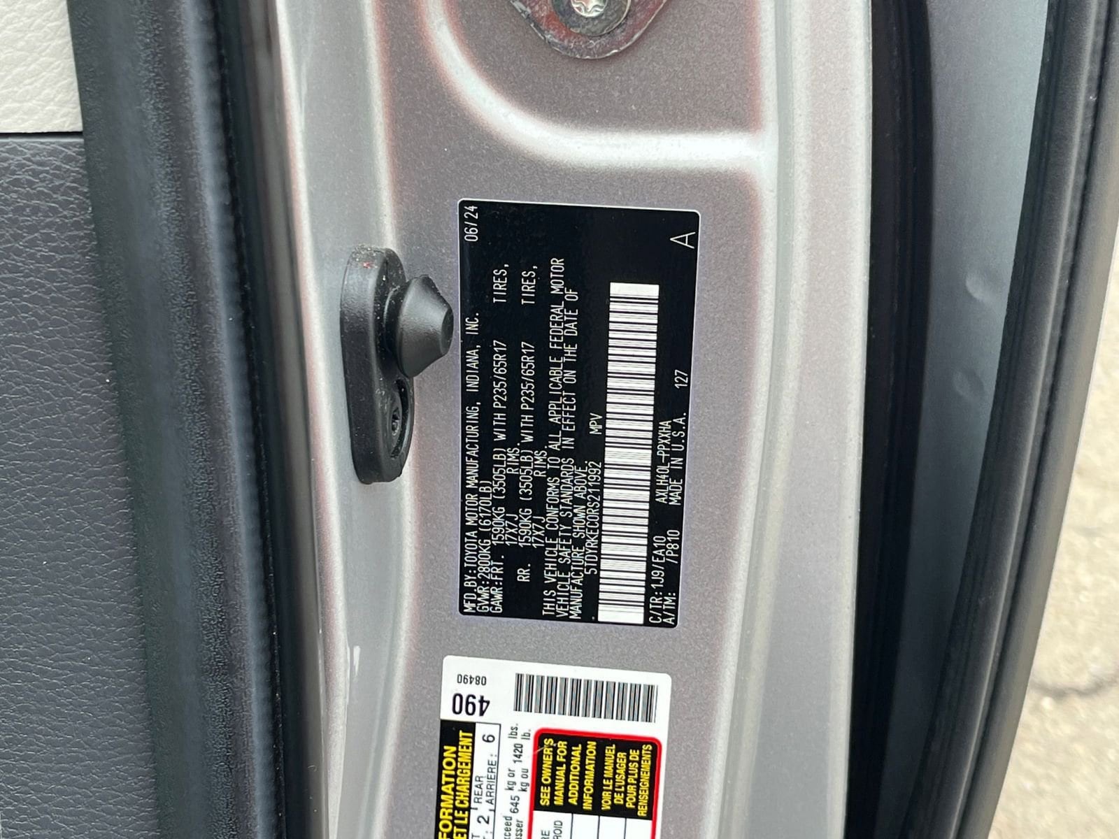 Thumbnail: 2024 Toyota Sienna - 28