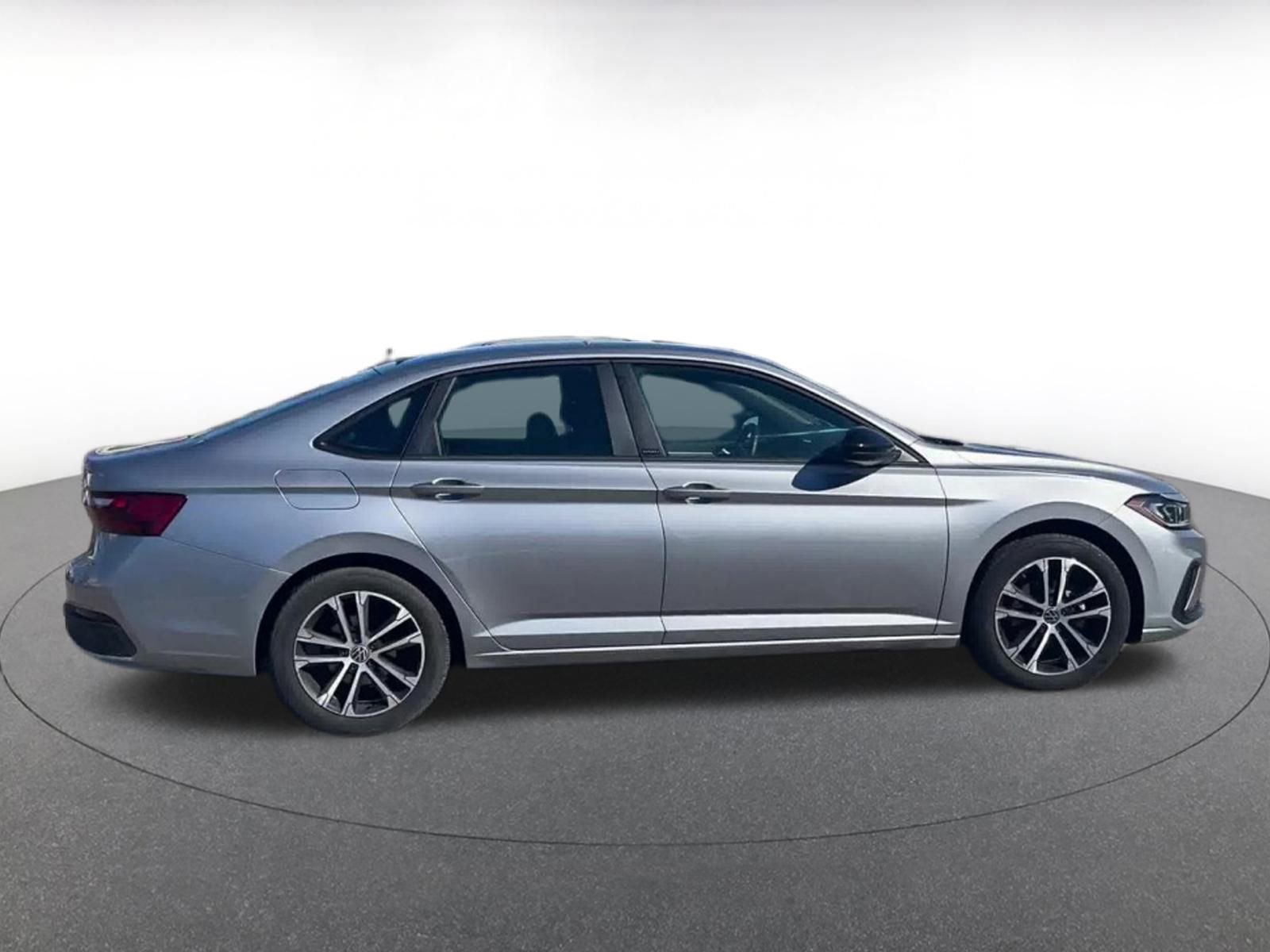 Thumbnail: 2025 Volkswagen Jetta - 16