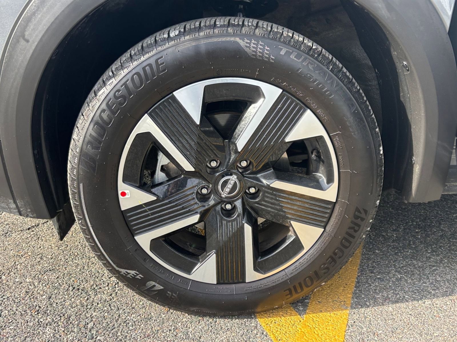 Thumbnail: 2025 Nissan Kicks - 25