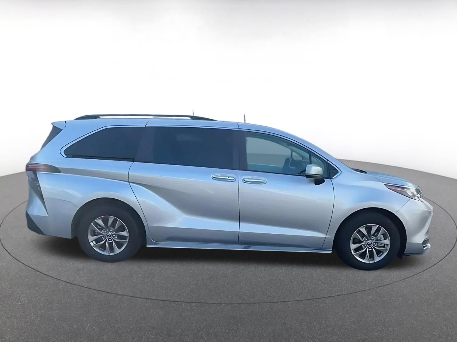Thumbnail: 2025 Toyota Sienna - 15