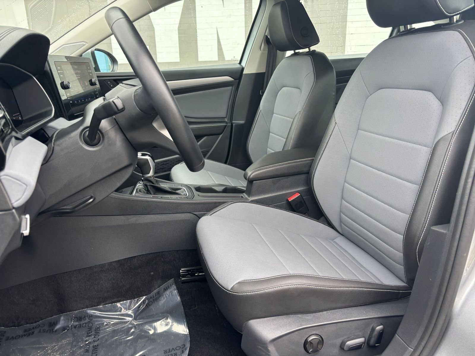 Thumbnail: 2025 Volkswagen Jetta - 32