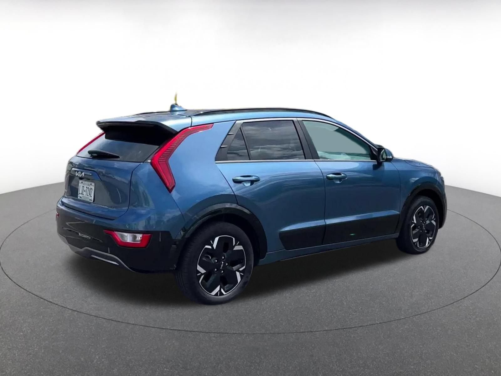 Thumbnail: 2024 Kia Niro - 14