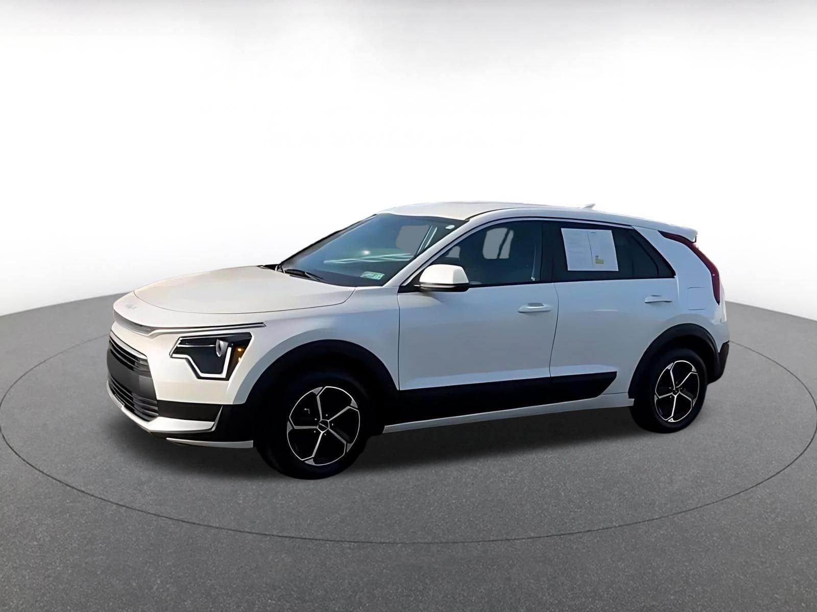 Thumbnail: 2026 Kia Niro - 8