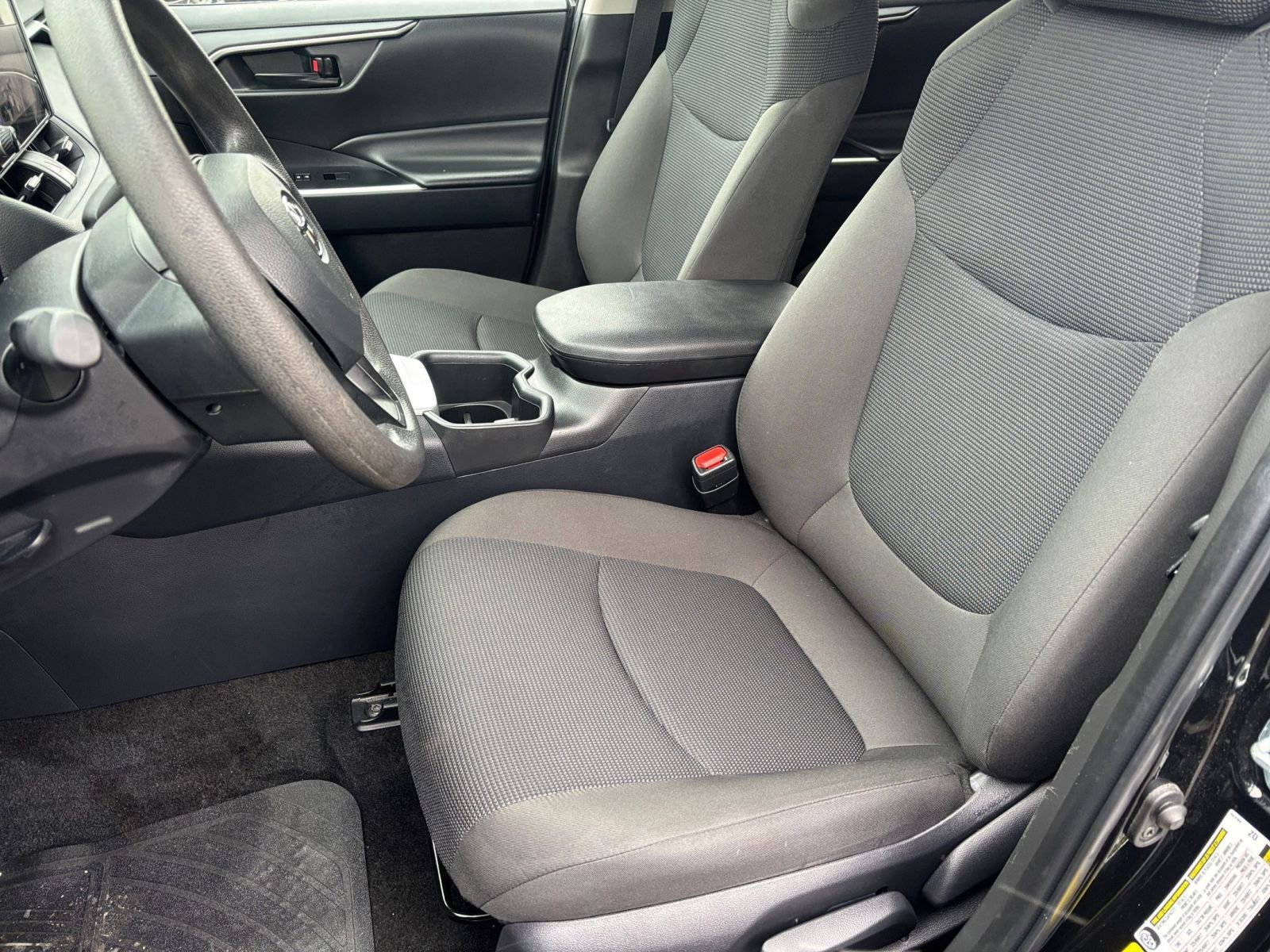 Thumbnail: 2025 Toyota RAV4 - 32