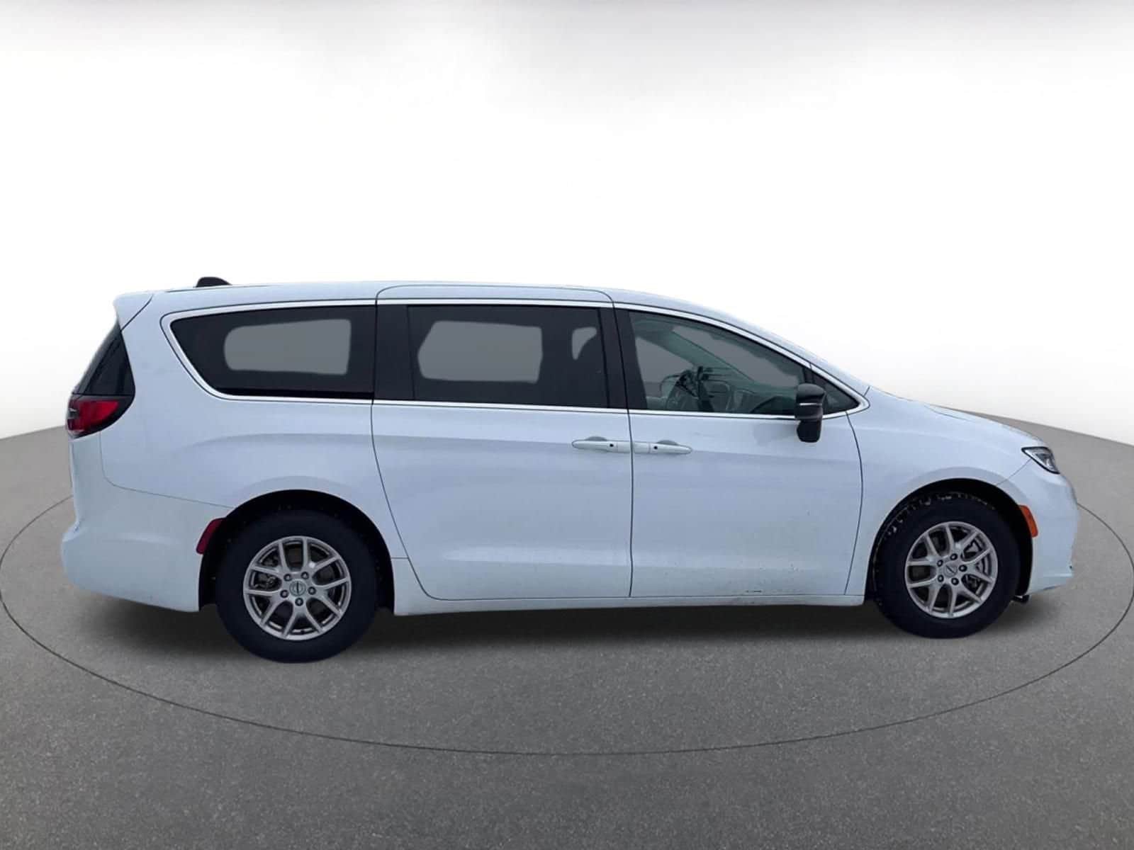 Thumbnail: 2024 Chrysler Pacifica - 15