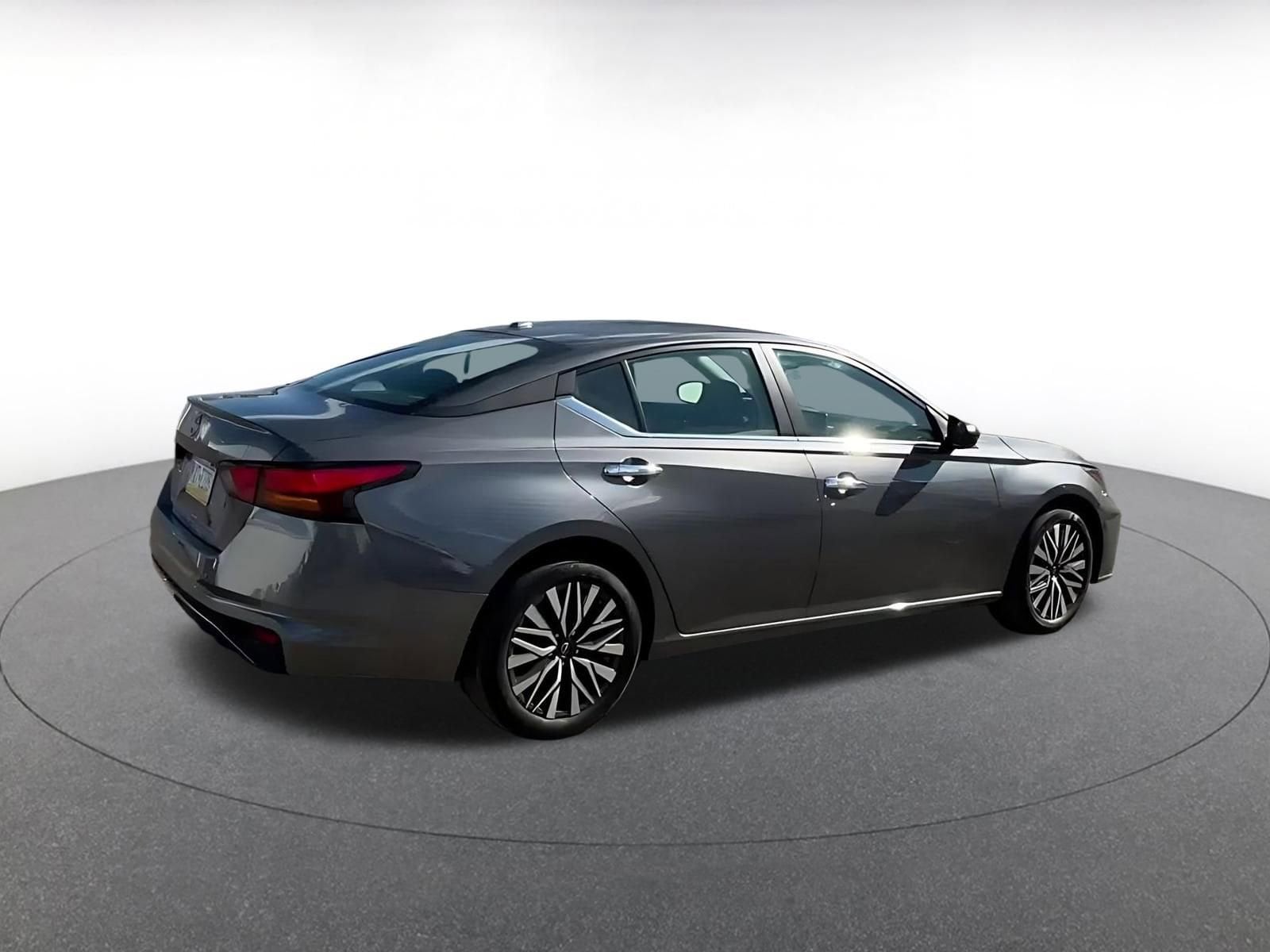 Thumbnail: 2025 Nissan Altima - 14