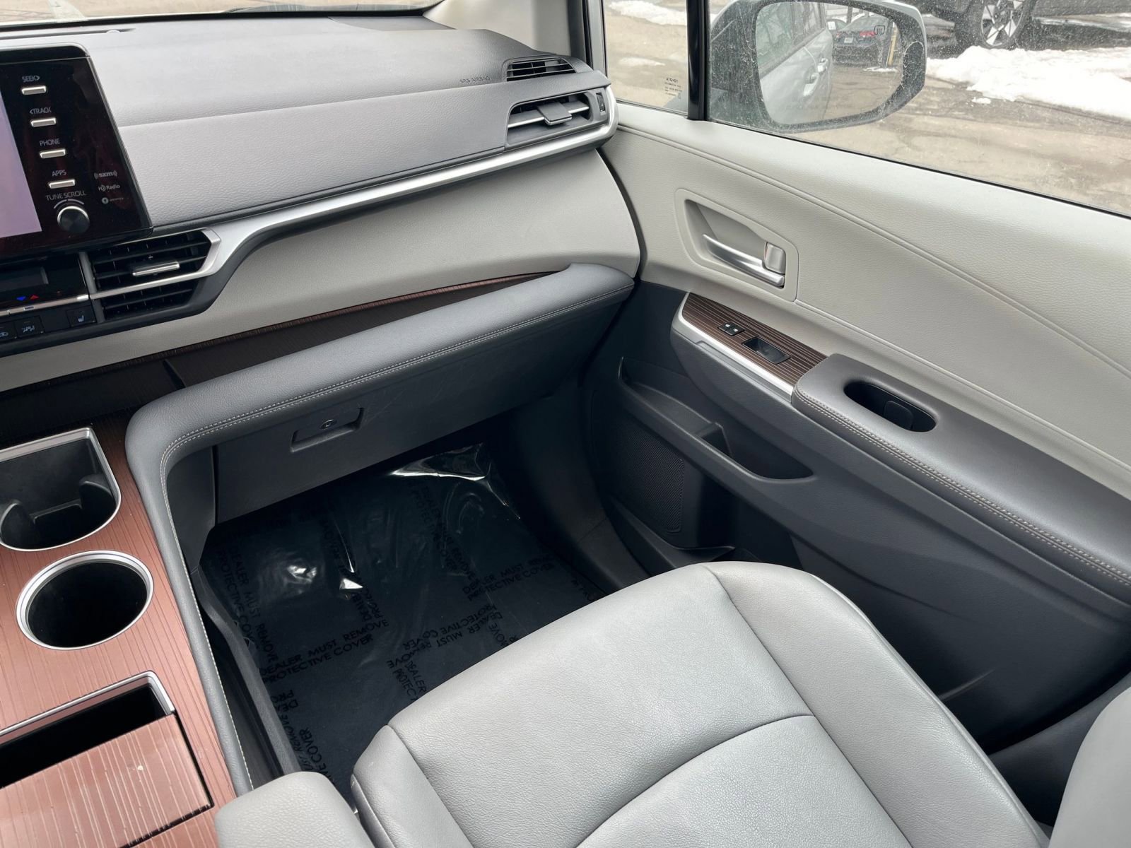 Thumbnail: 2024 Toyota Sienna - 34