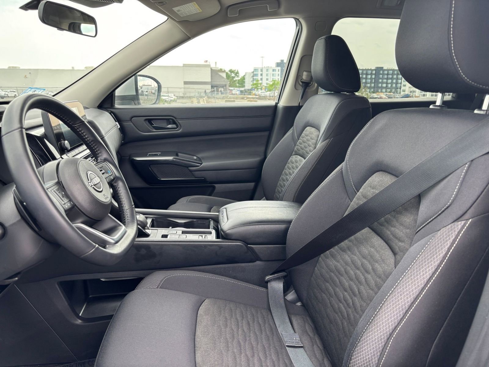 Thumbnail: 2025 Nissan Pathfinder - 25