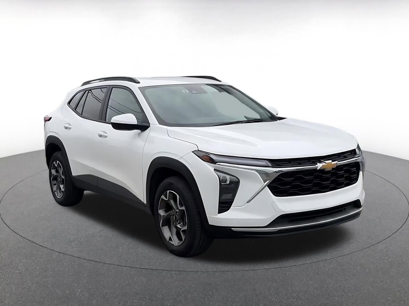 Thumbnail: 2025 Chevrolet Trax - 3