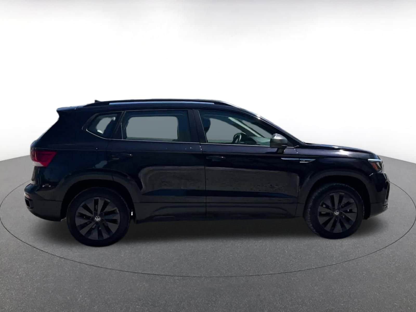 Thumbnail: 2024 Volkswagen Taos - 15