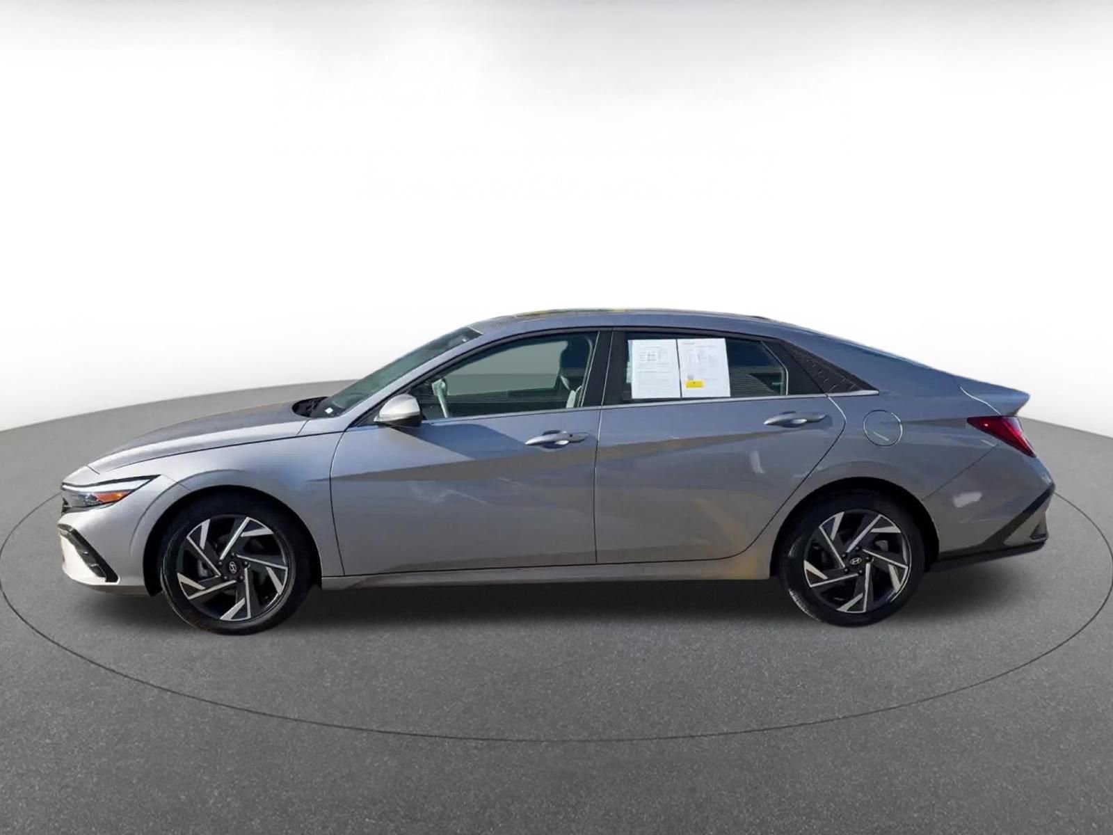 Thumbnail: 2025 Hyundai Elantra - 9