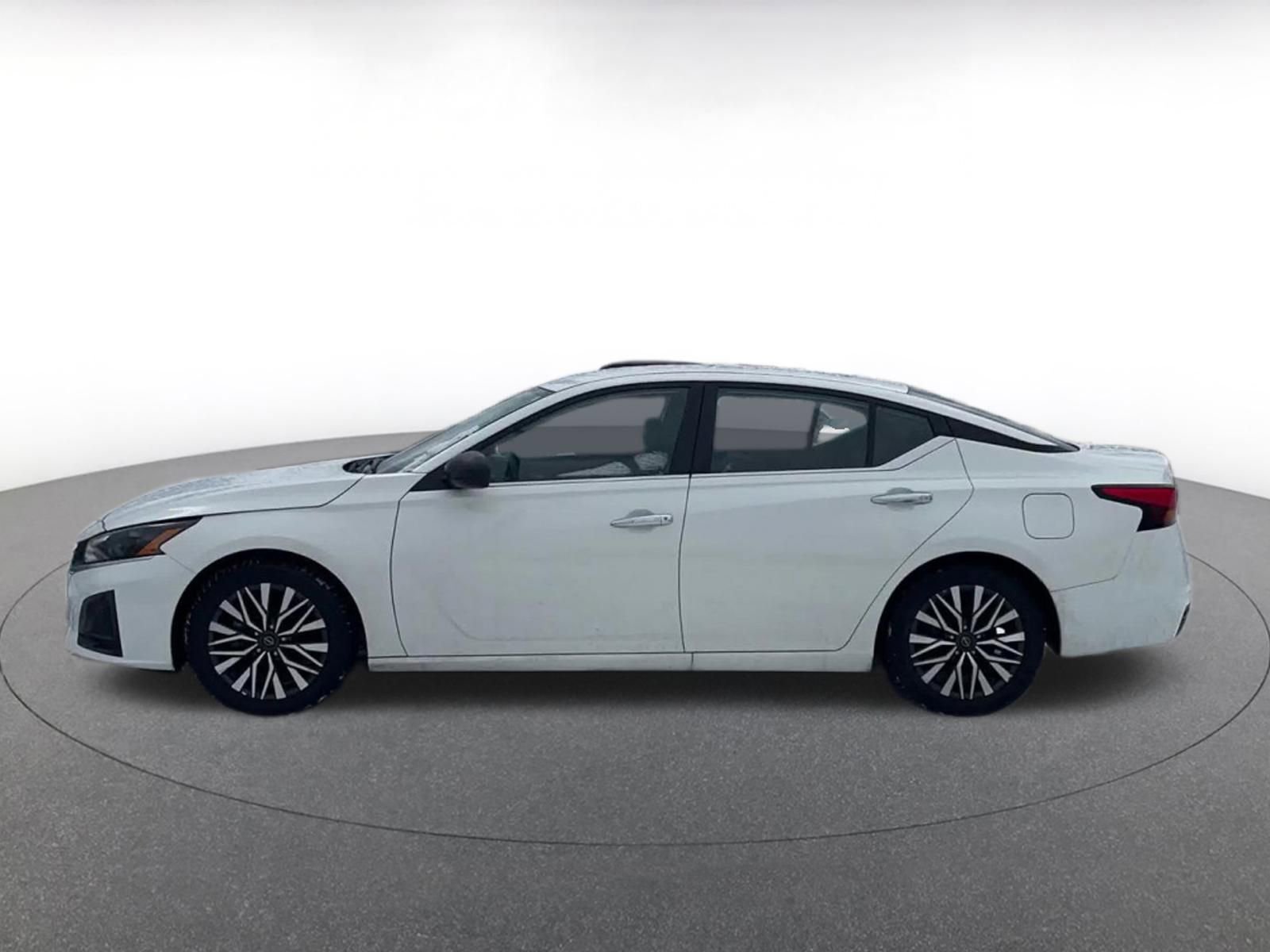 Thumbnail: 2025 Nissan Altima - 8