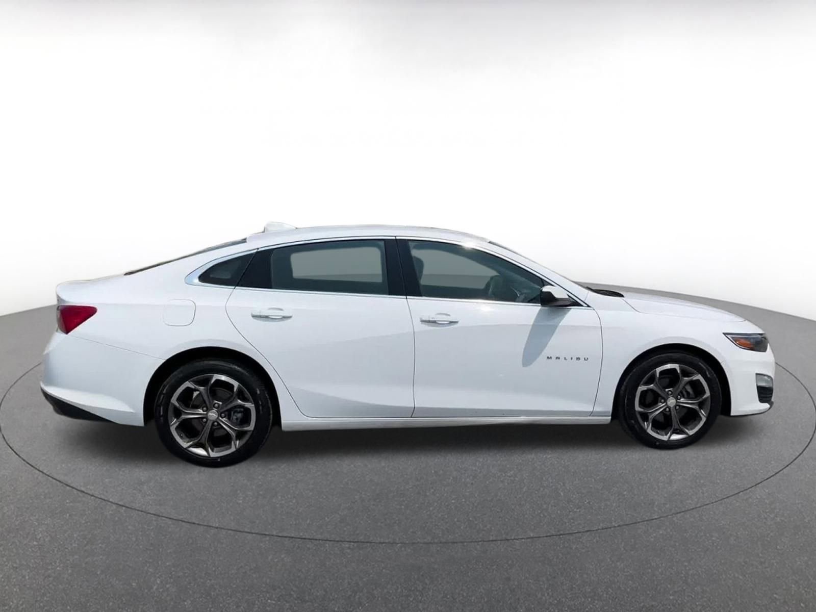 Thumbnail: 2023 Chevrolet Malibu - 16