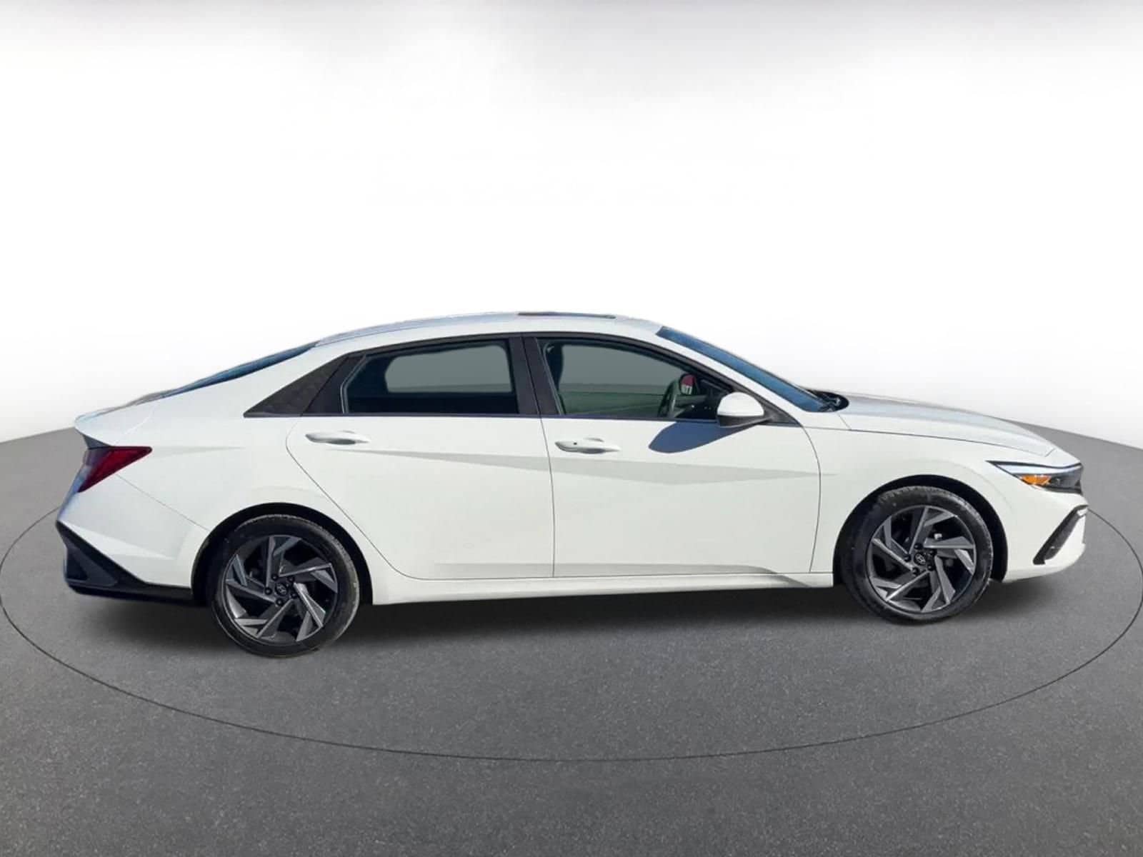 Thumbnail: 2025 Hyundai Elantra - 16