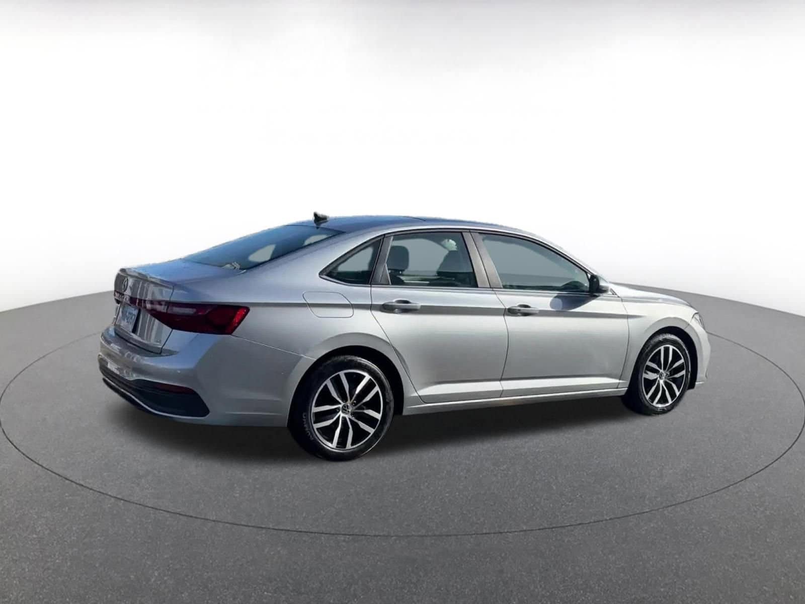 Thumbnail: 2025 Volkswagen Jetta - 15