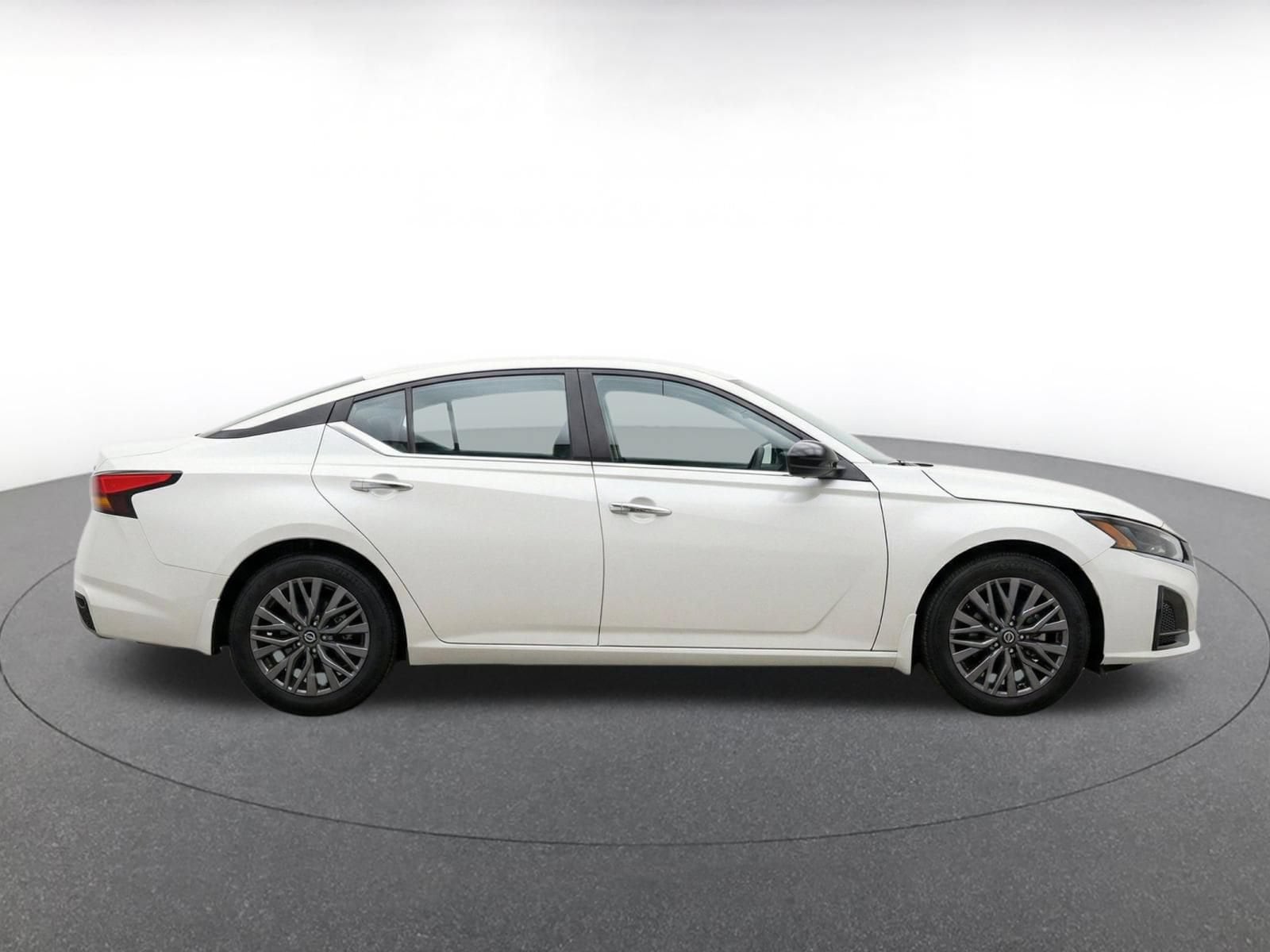 Thumbnail: 2025 Nissan Altima - 14